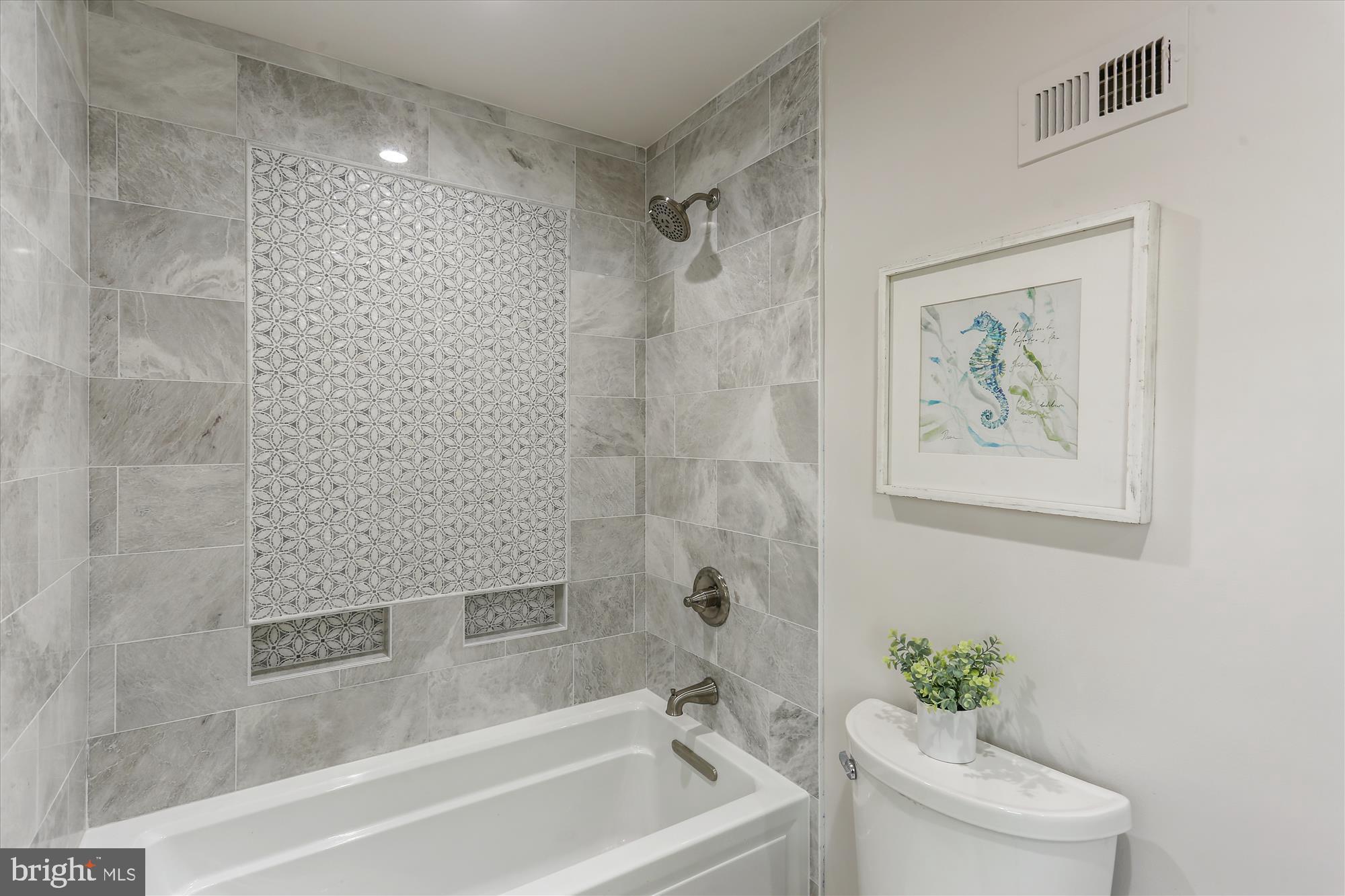 KENWOOD FOREST - Residential