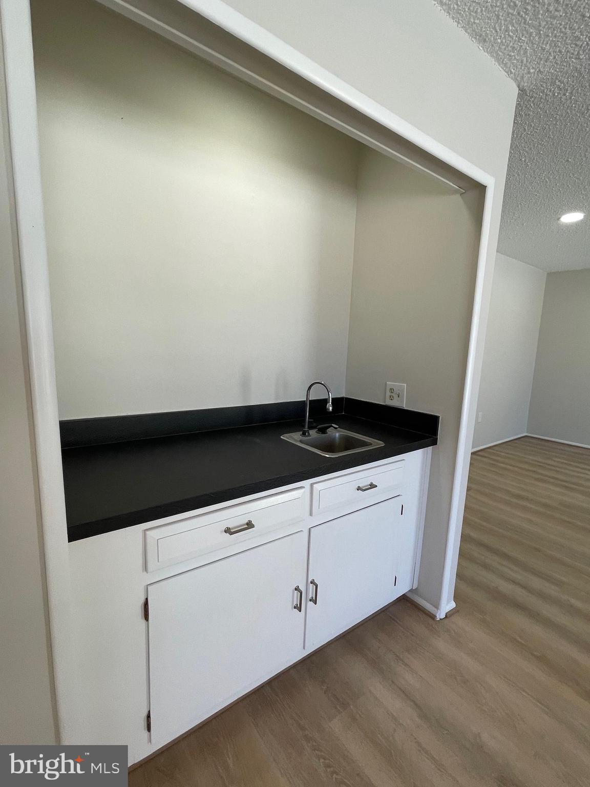 ROSSMOOR MUTUAL #15 - Residential Lease