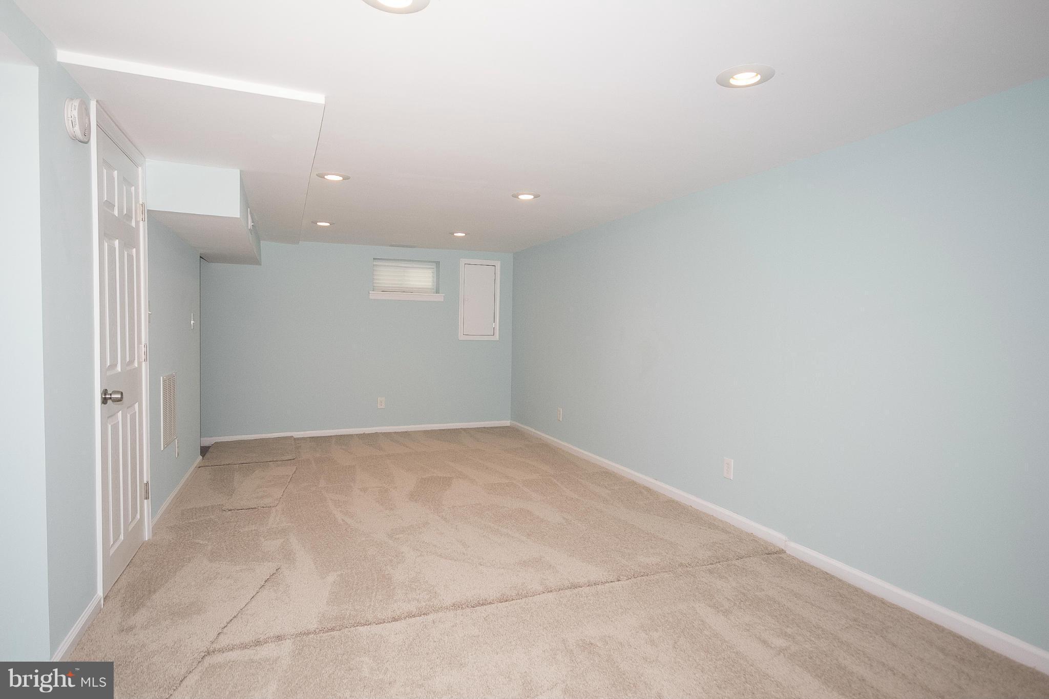 CALVERTON HEIGHTS - Residential