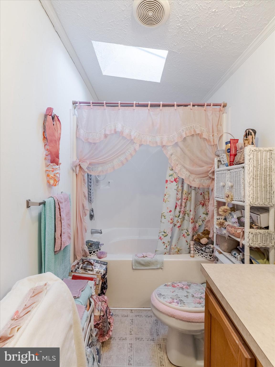 HILLTOWN - Residential