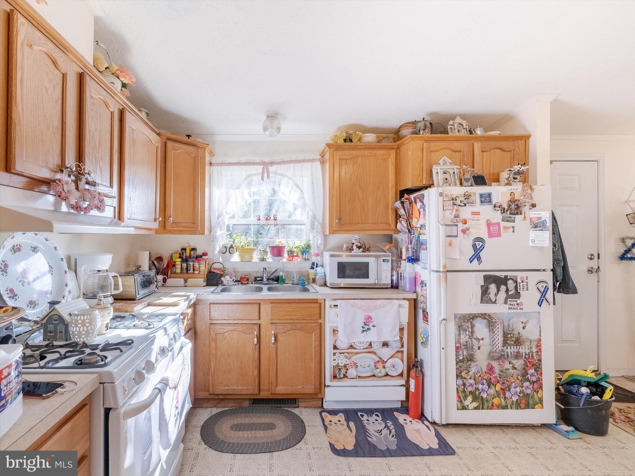 HILLTOWN - Residential