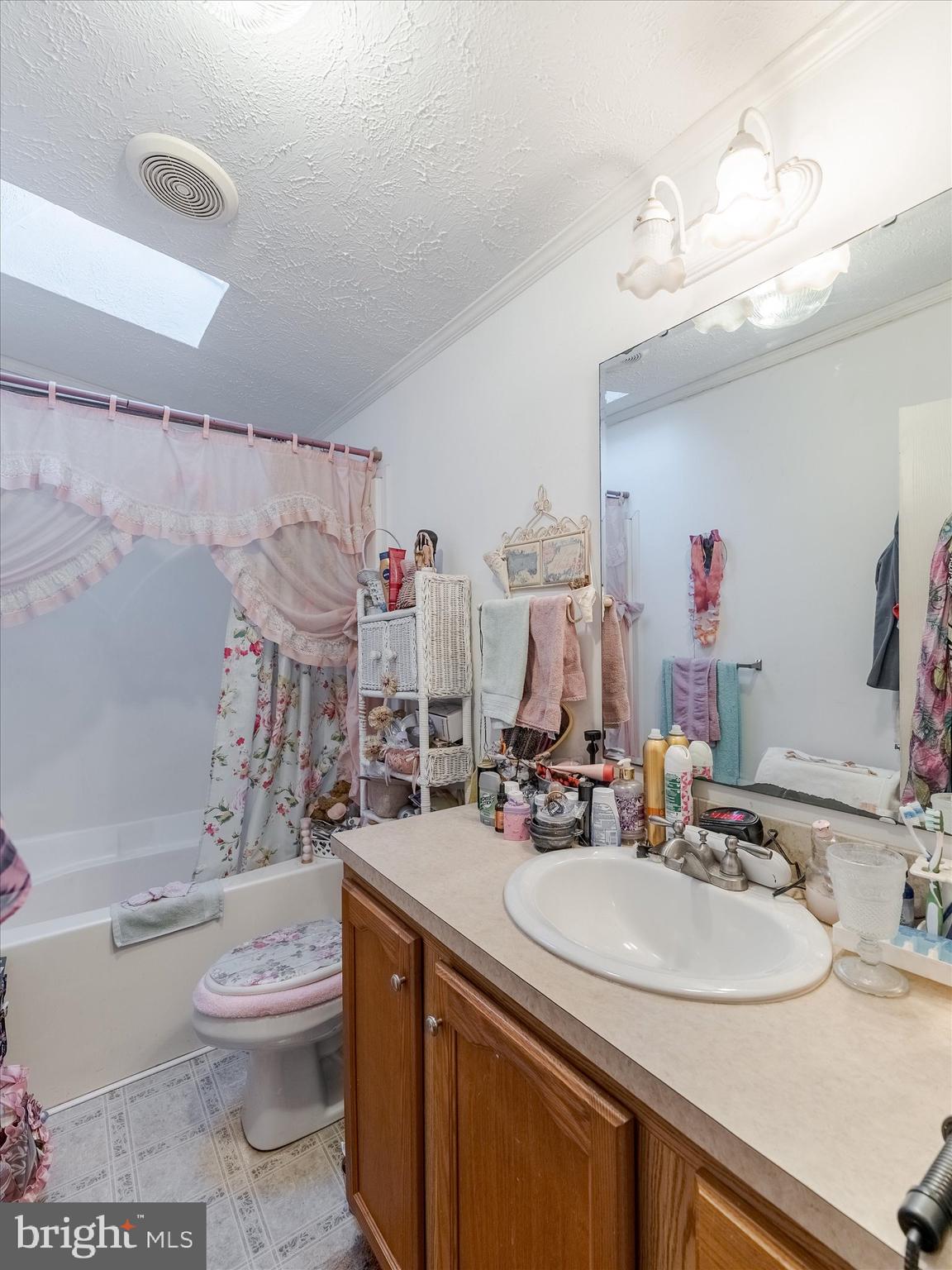 HILLTOWN - Residential