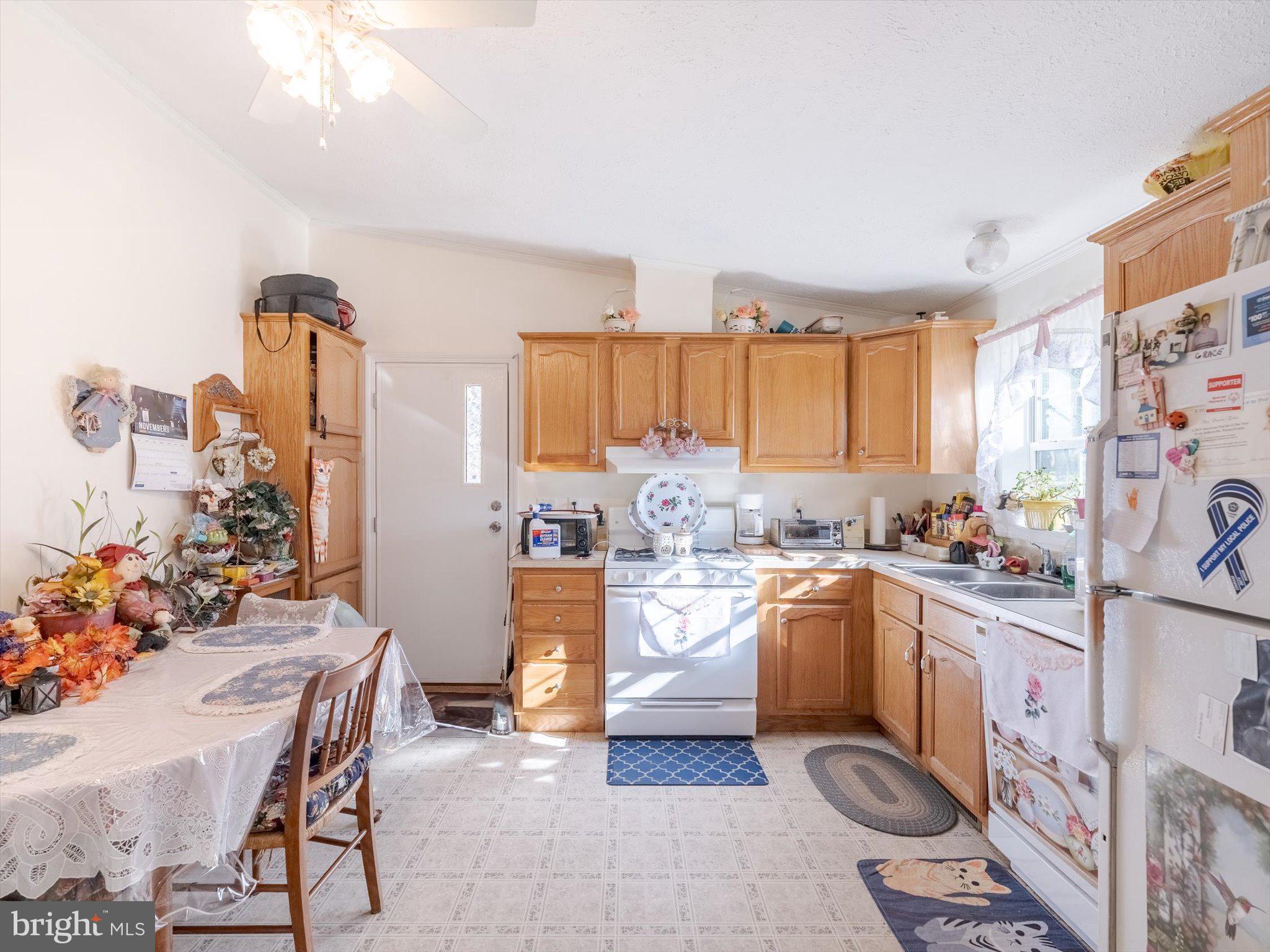 HILLTOWN - Residential