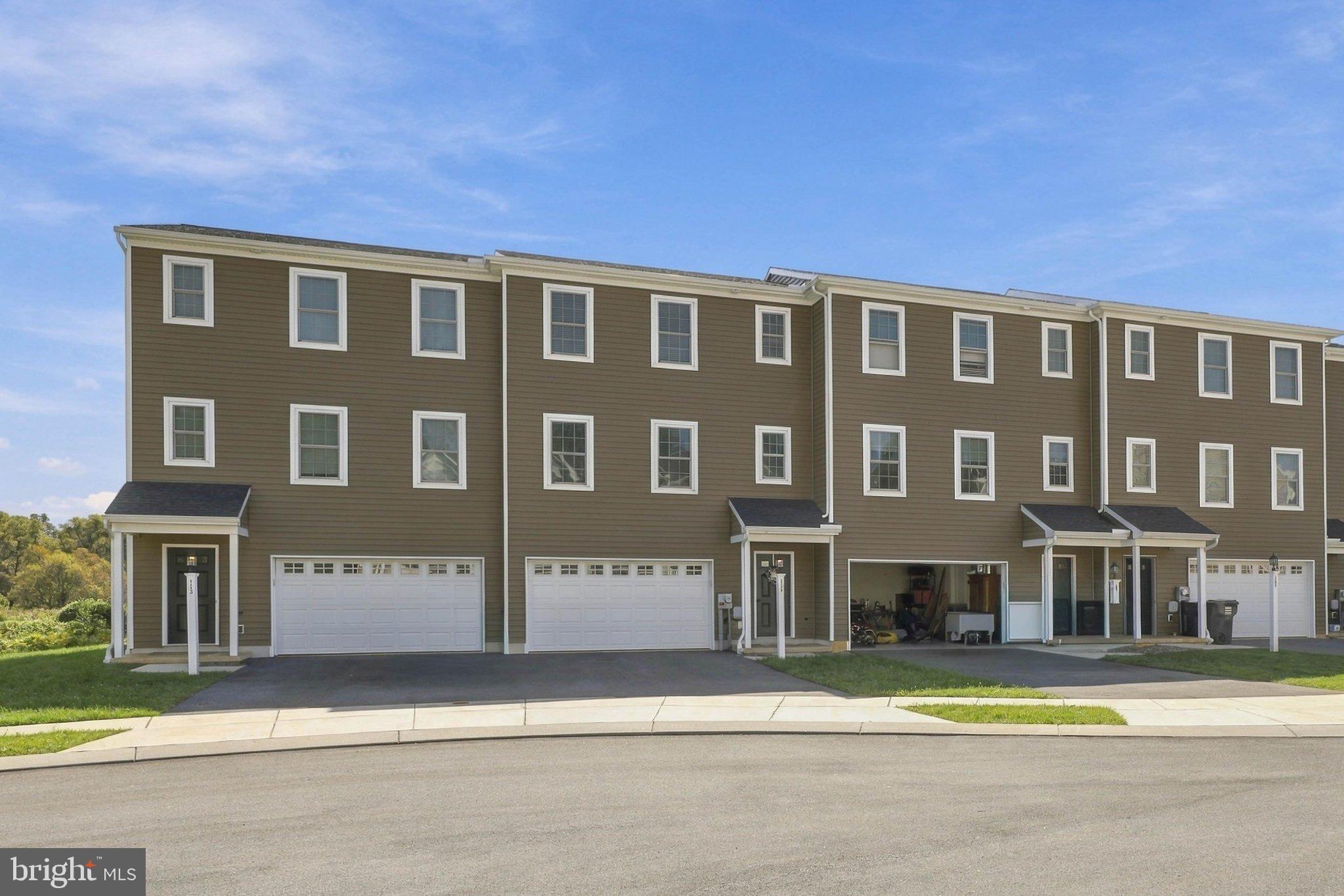 111 MEADOWBROOK LANE