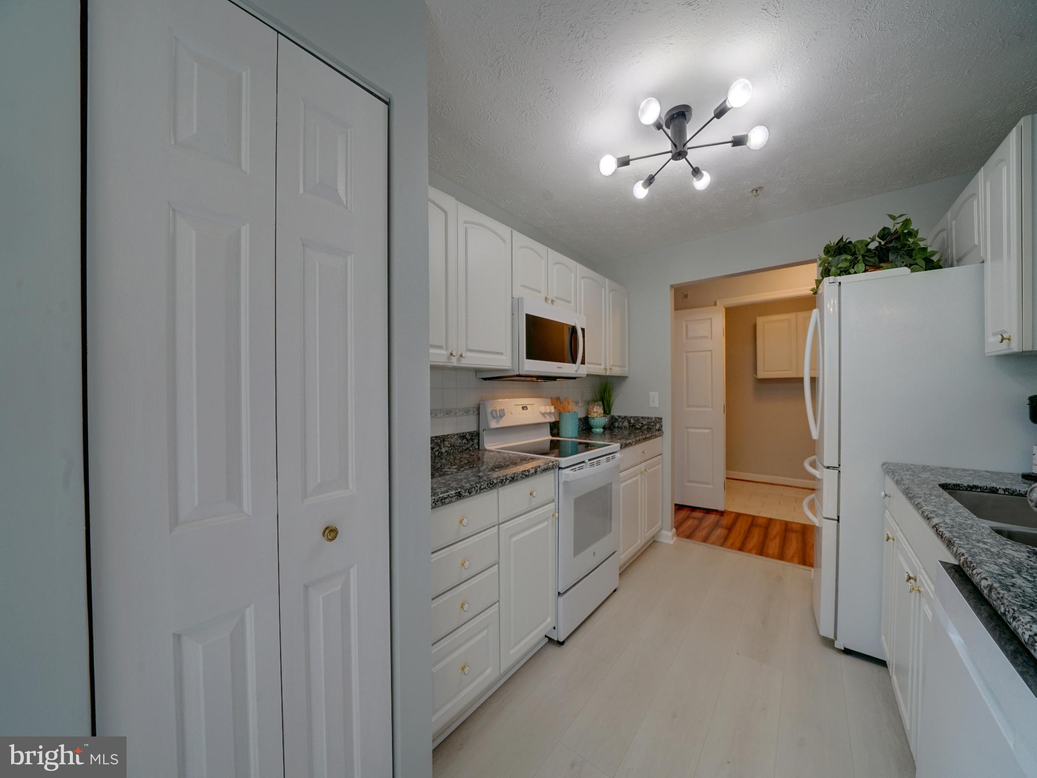 PINEY ORCHARD - Residential