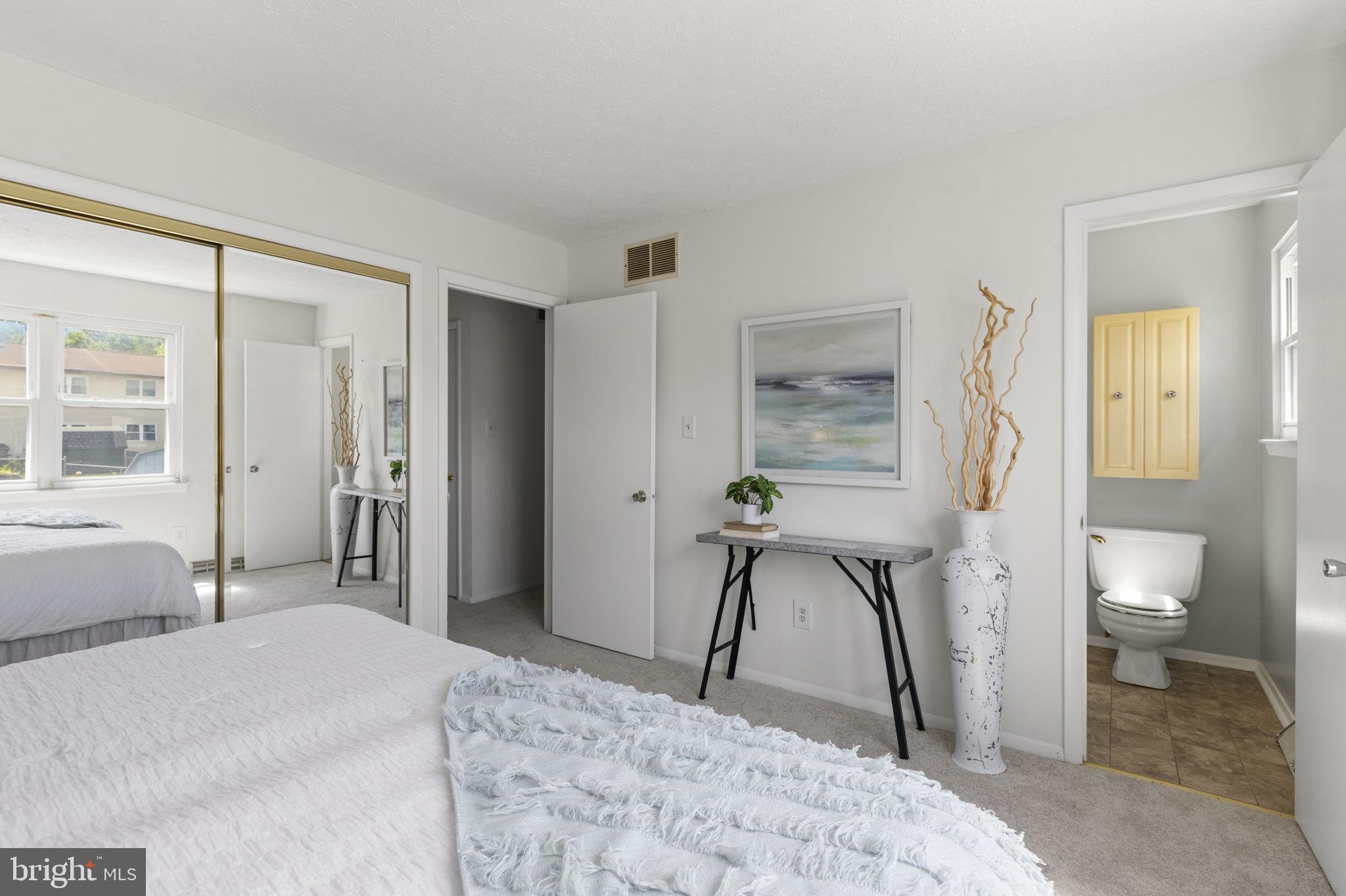 THE HIGHLANDS - Residential