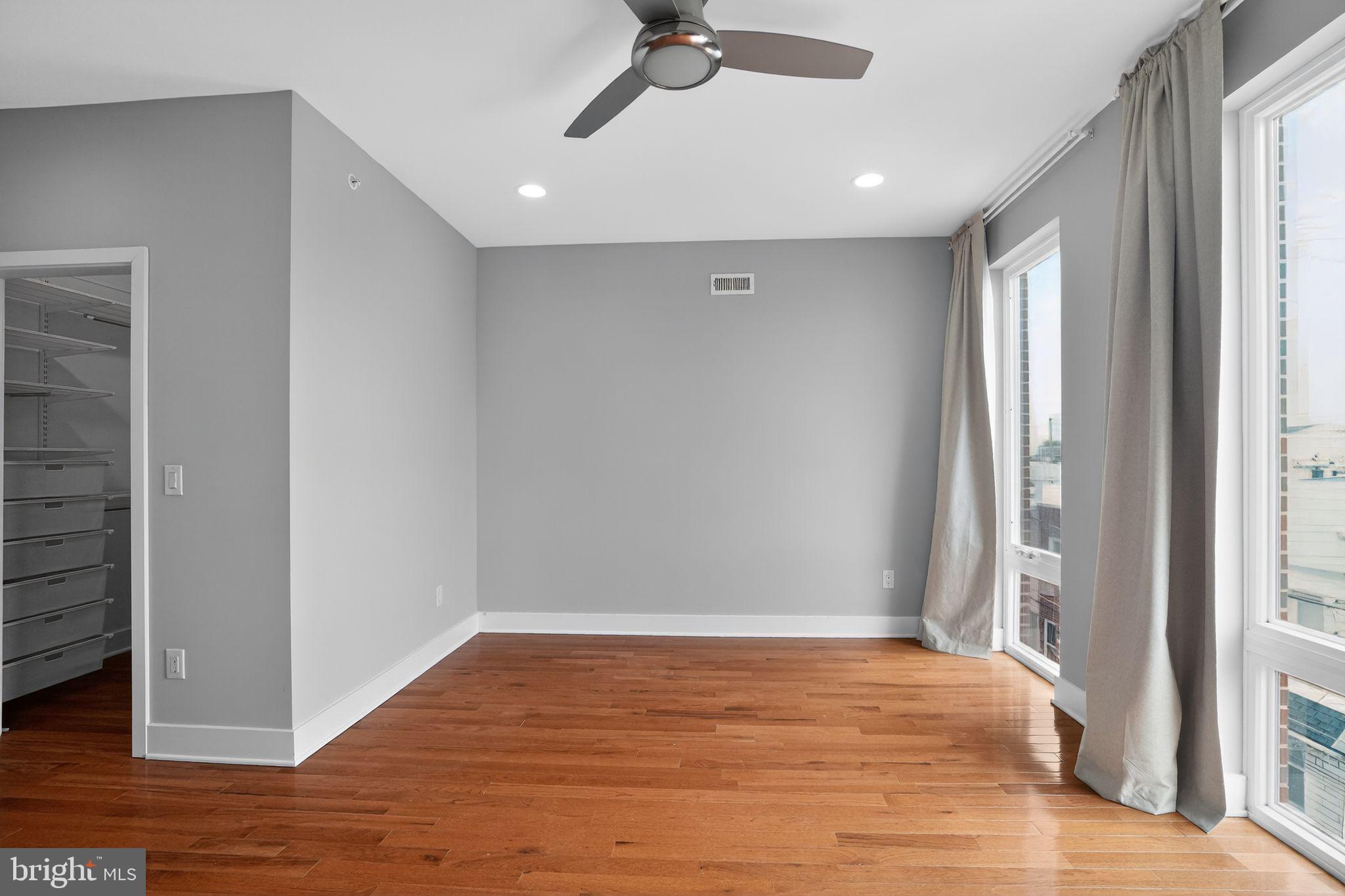 PORT RICHMOND - Residential