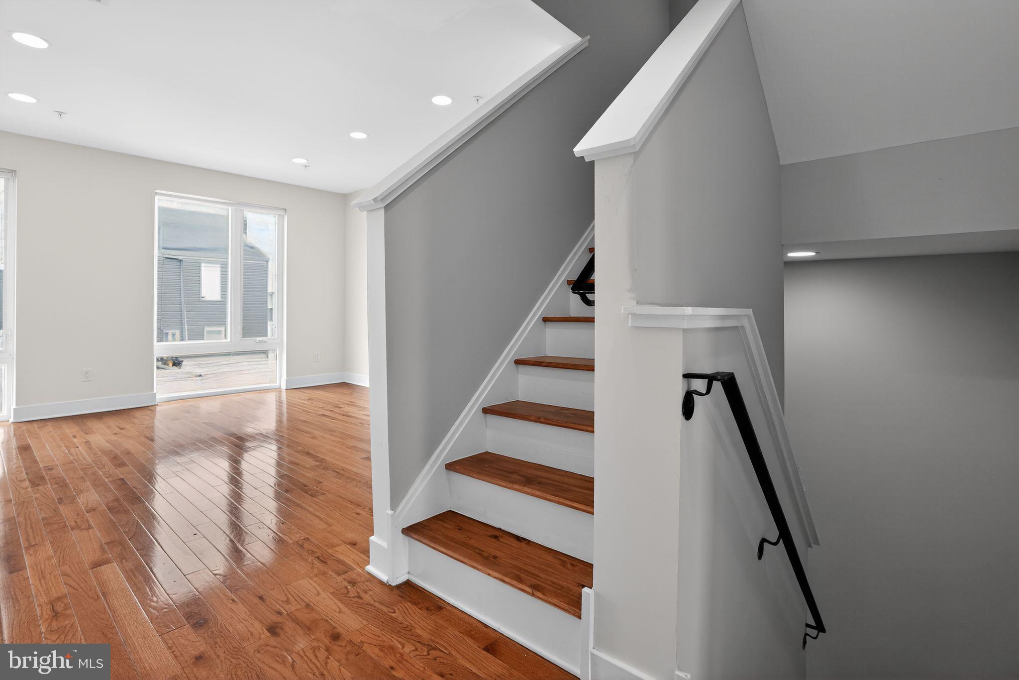 PORT RICHMOND - Residential