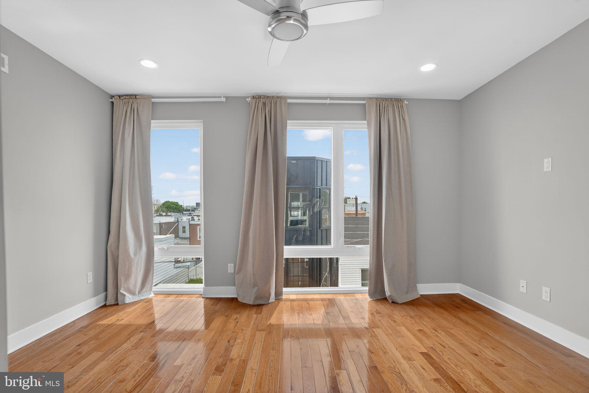 PORT RICHMOND - Residential