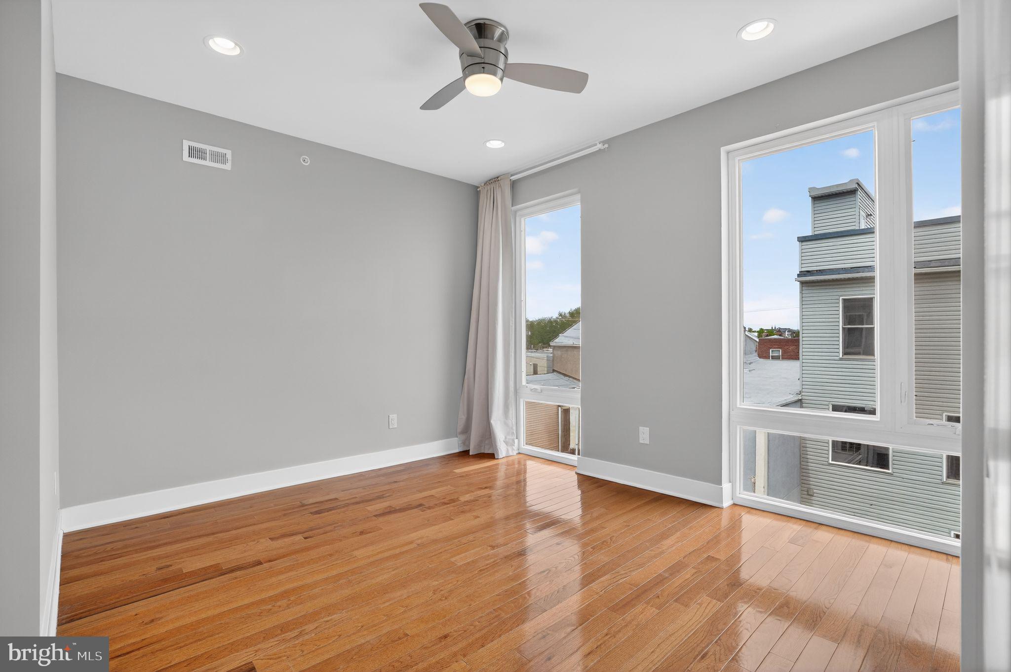 PORT RICHMOND - Residential