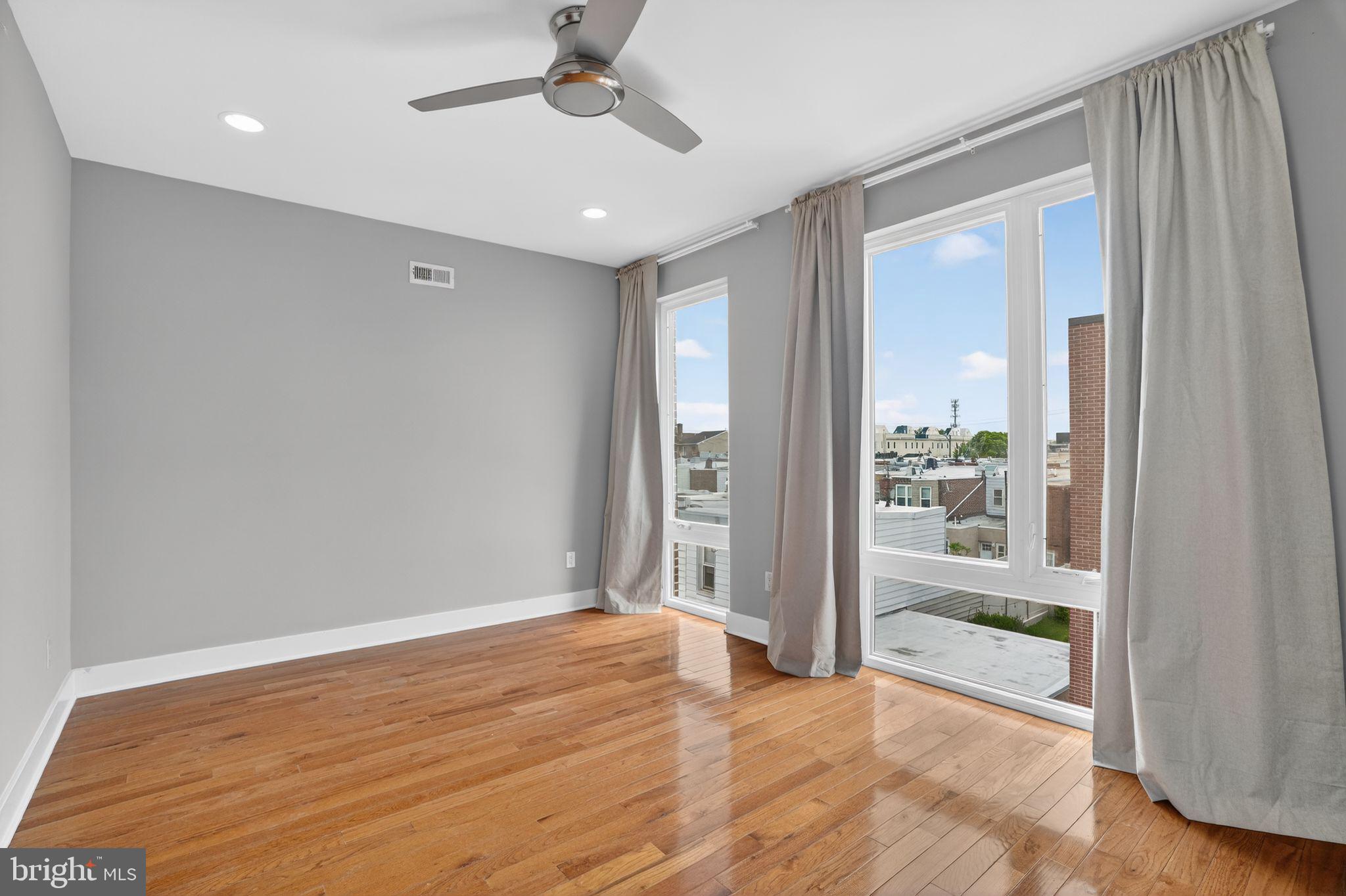 PORT RICHMOND - Residential