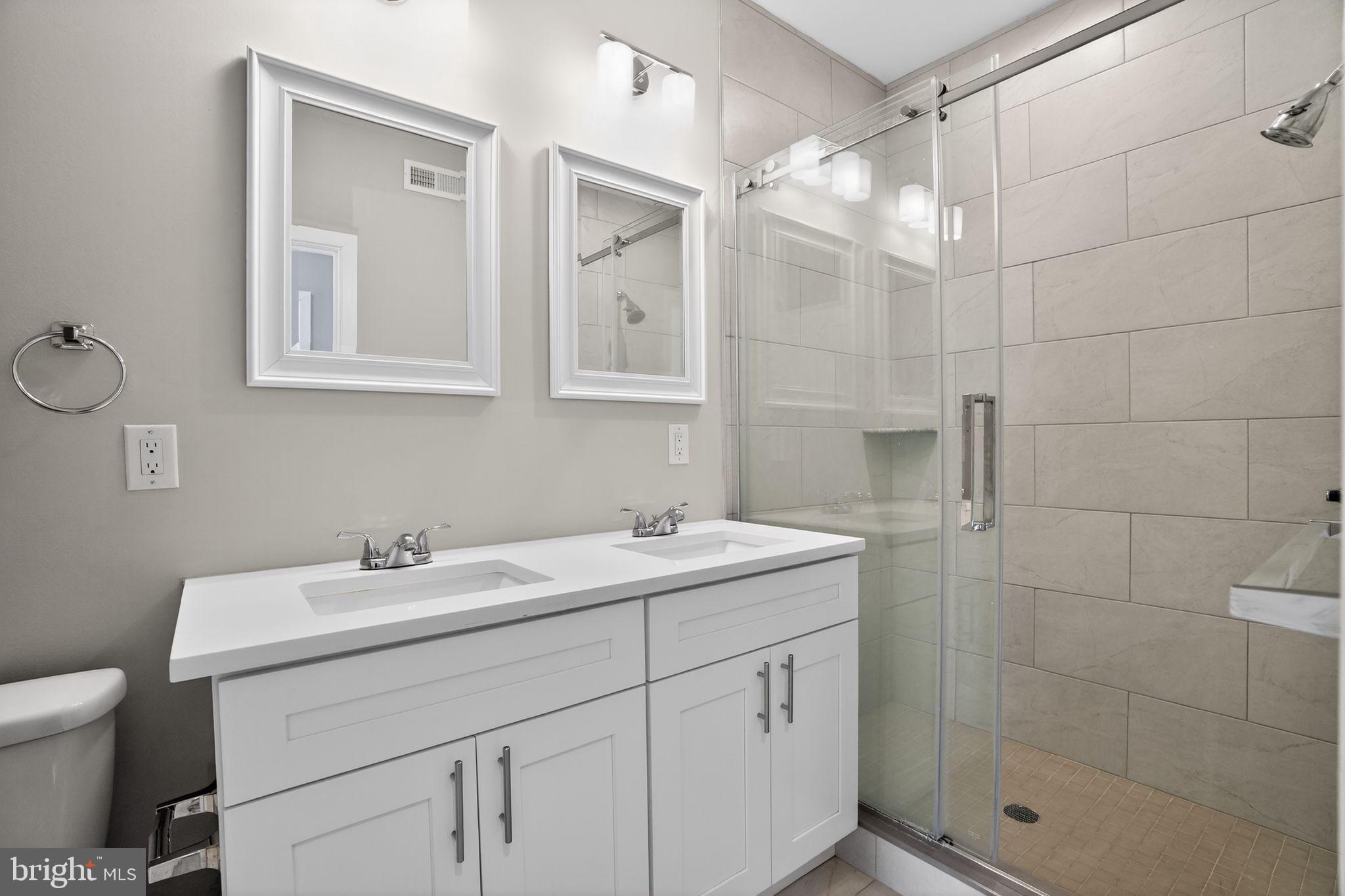 PORT RICHMOND - Residential