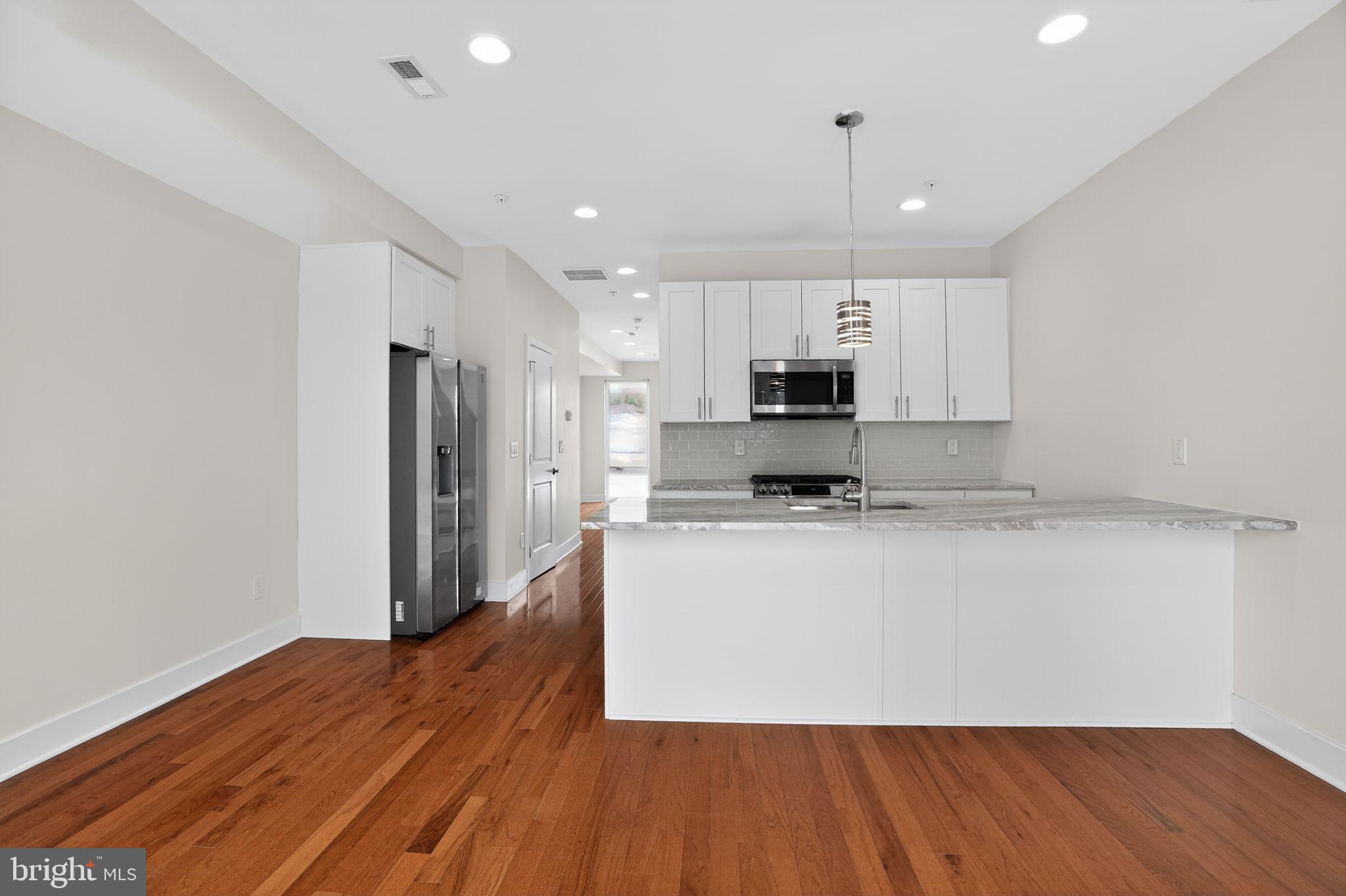 PORT RICHMOND - Residential