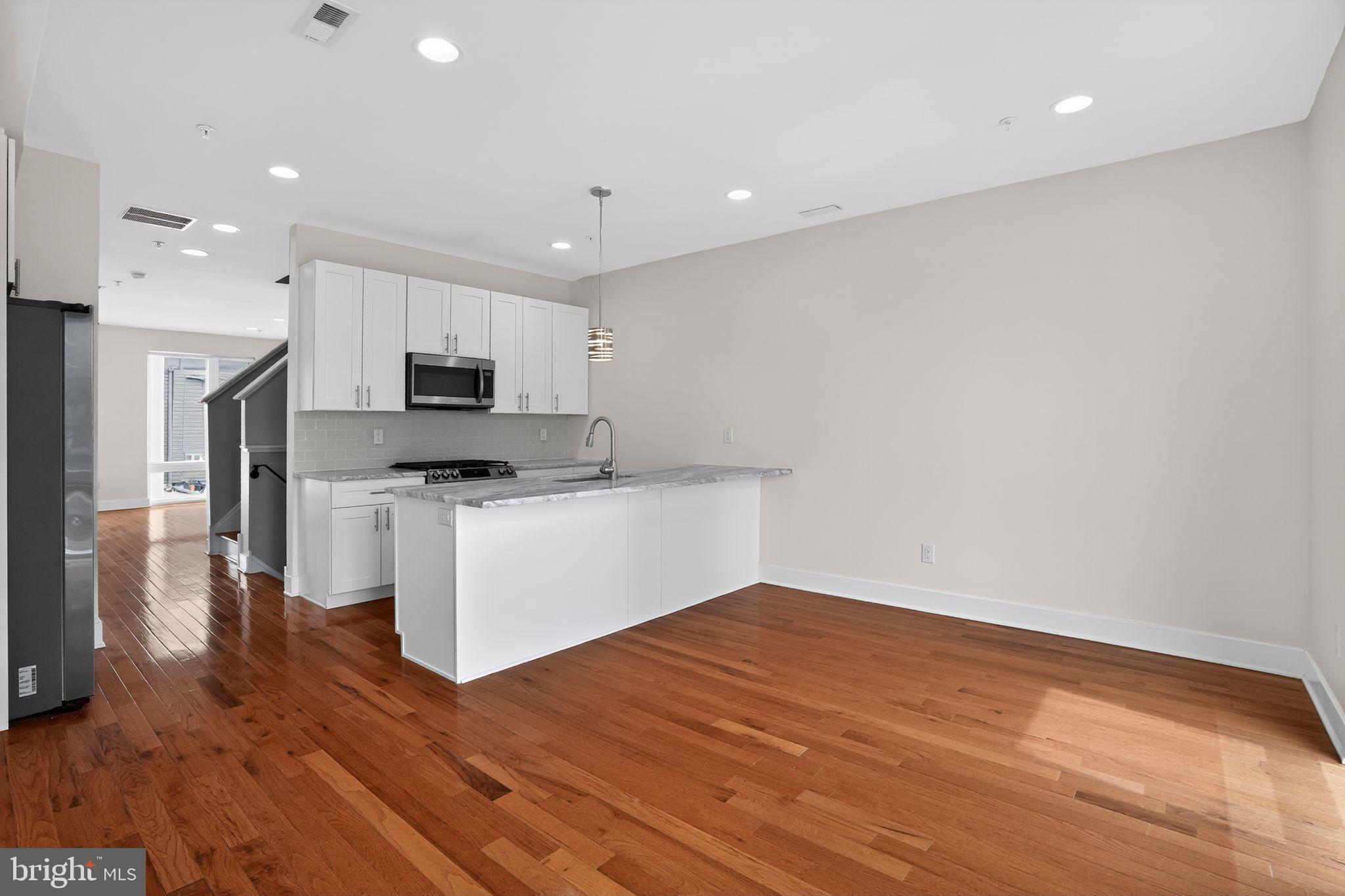 PORT RICHMOND - Residential