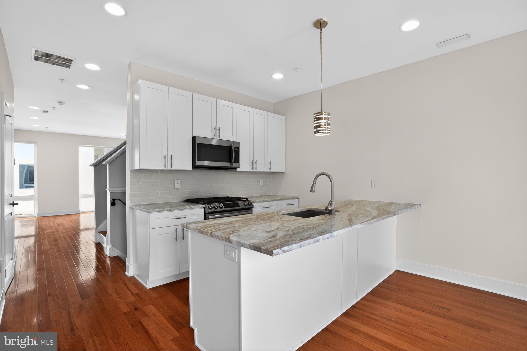 PORT RICHMOND - Residential