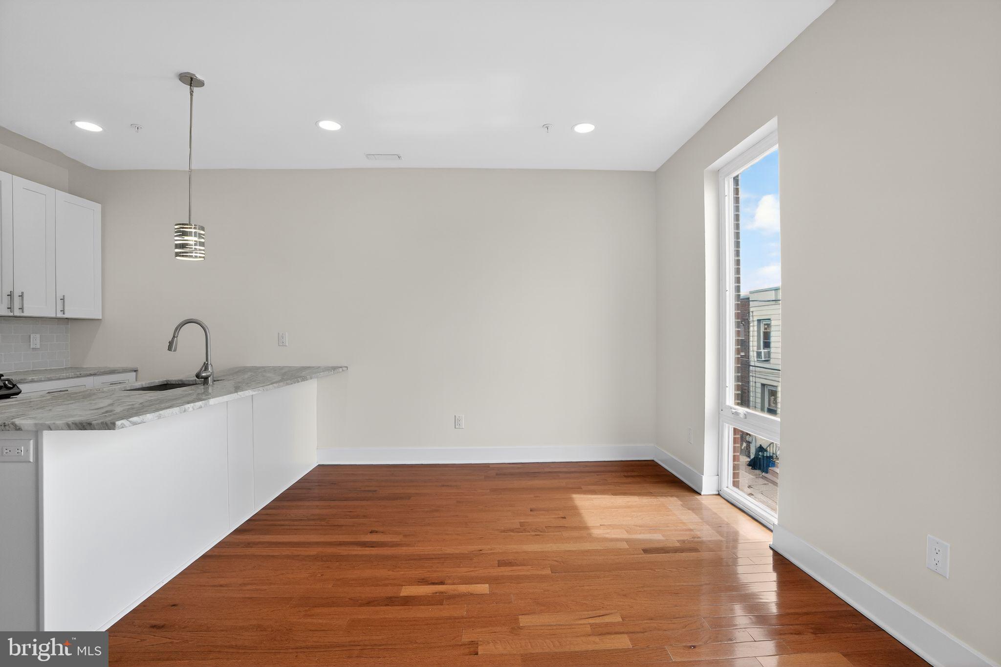 PORT RICHMOND - Residential