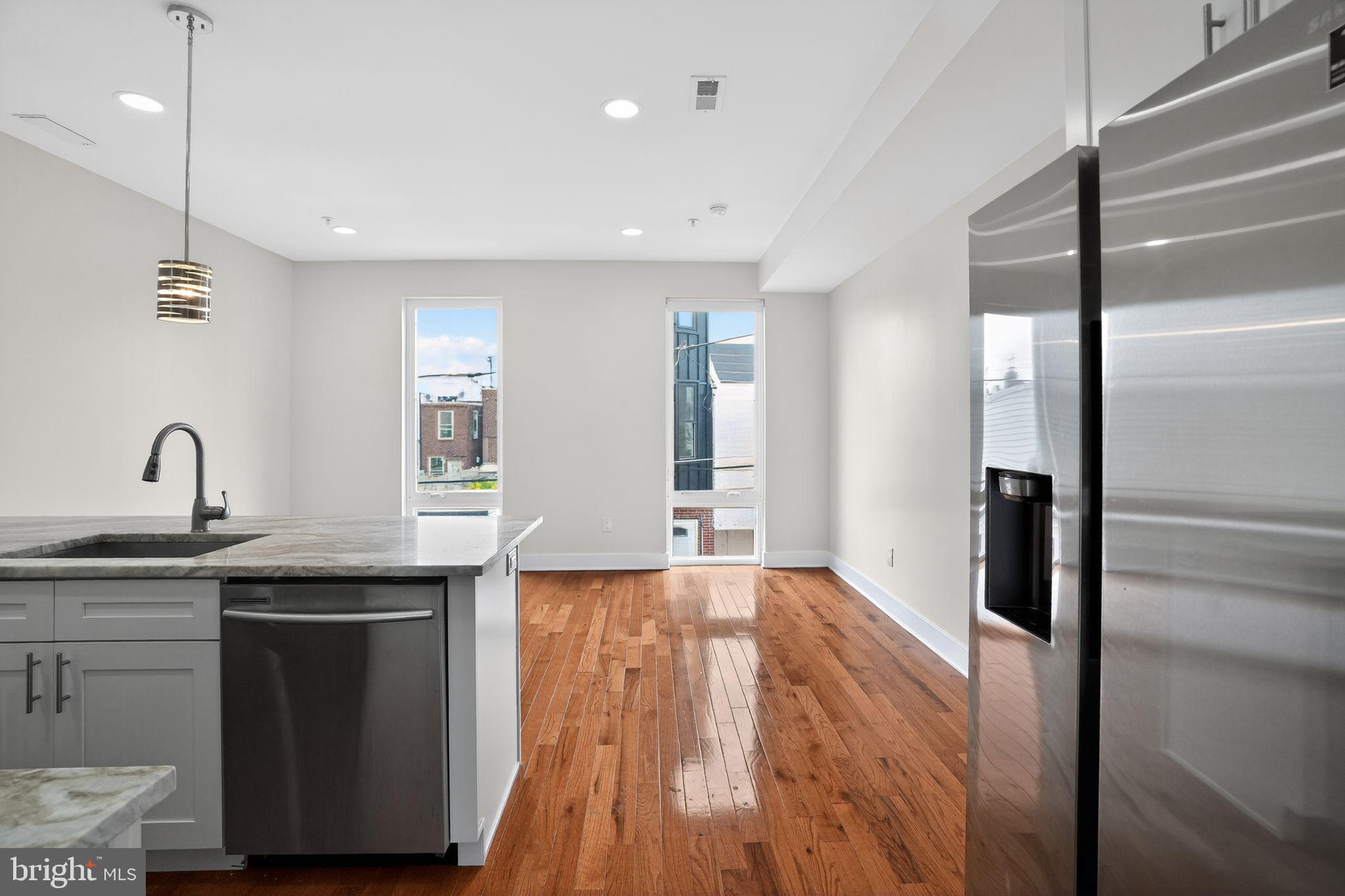 PORT RICHMOND - Residential