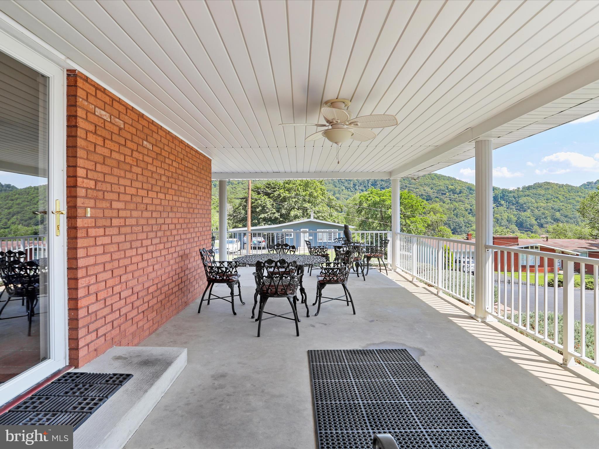 HAWTHORNE HEIGHTS - Residential