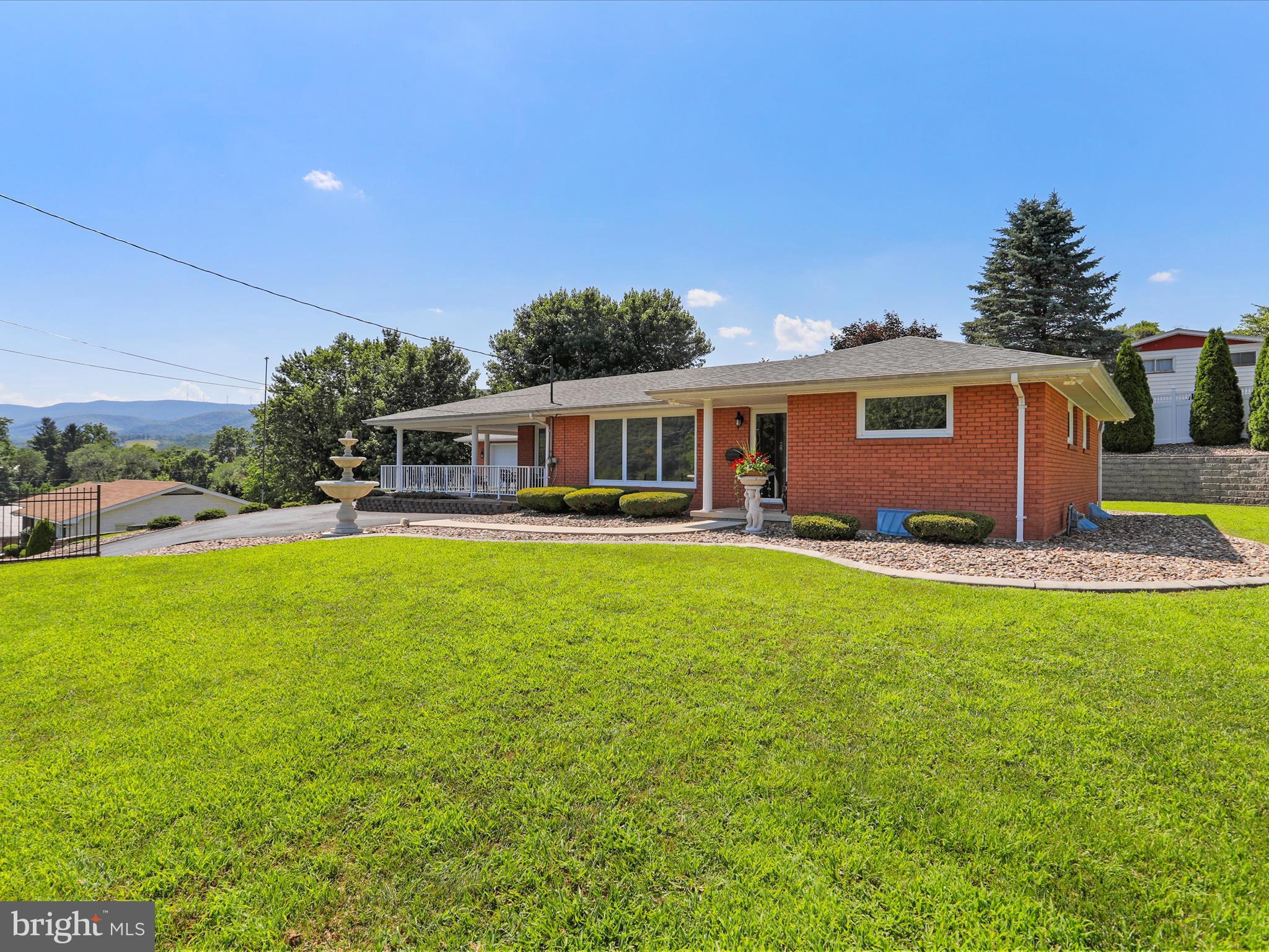 HAWTHORNE HEIGHTS - Residential