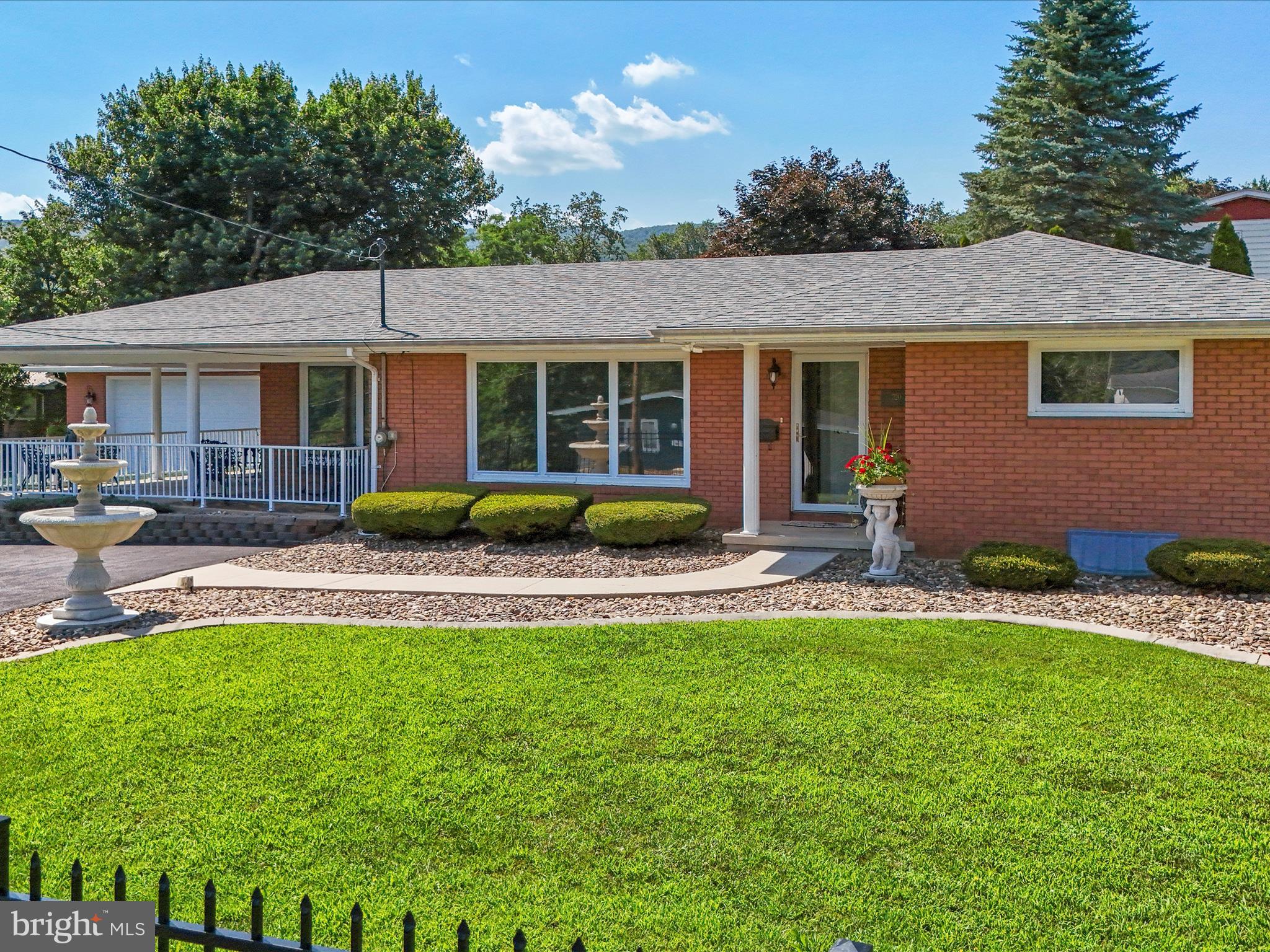 HAWTHORNE HEIGHTS - Residential