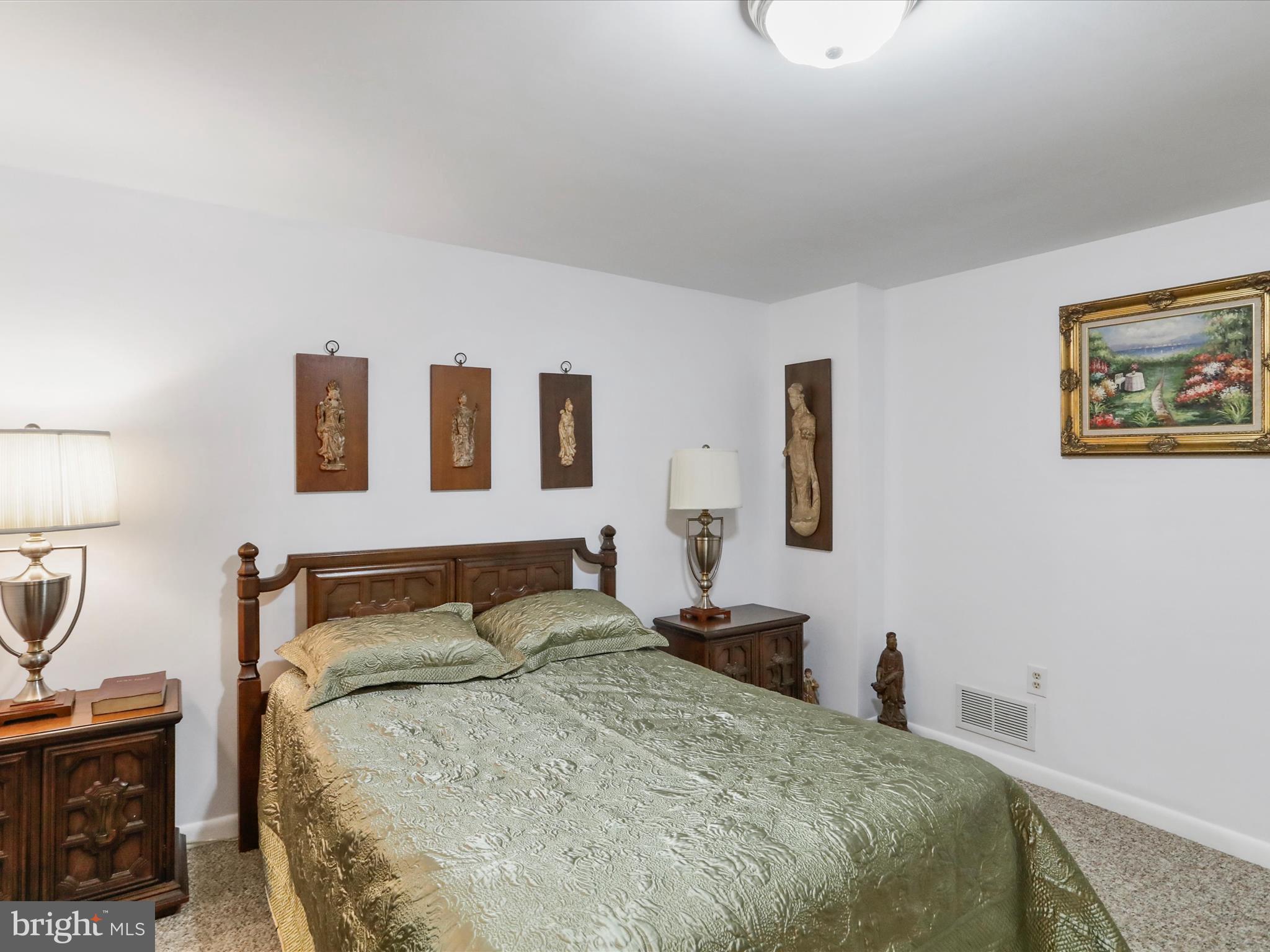 HAWTHORNE HEIGHTS - Residential