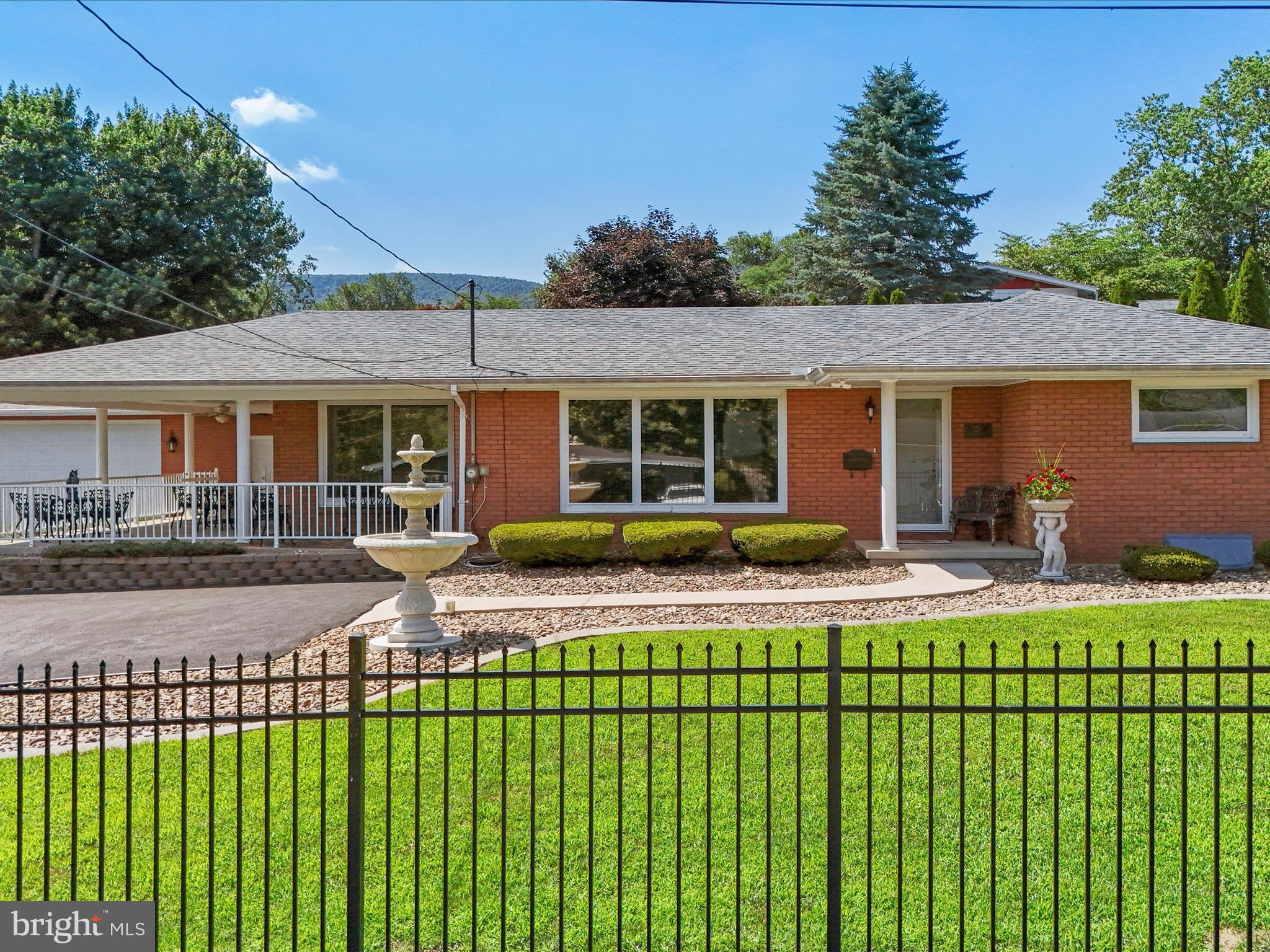 HAWTHORNE HEIGHTS - Residential