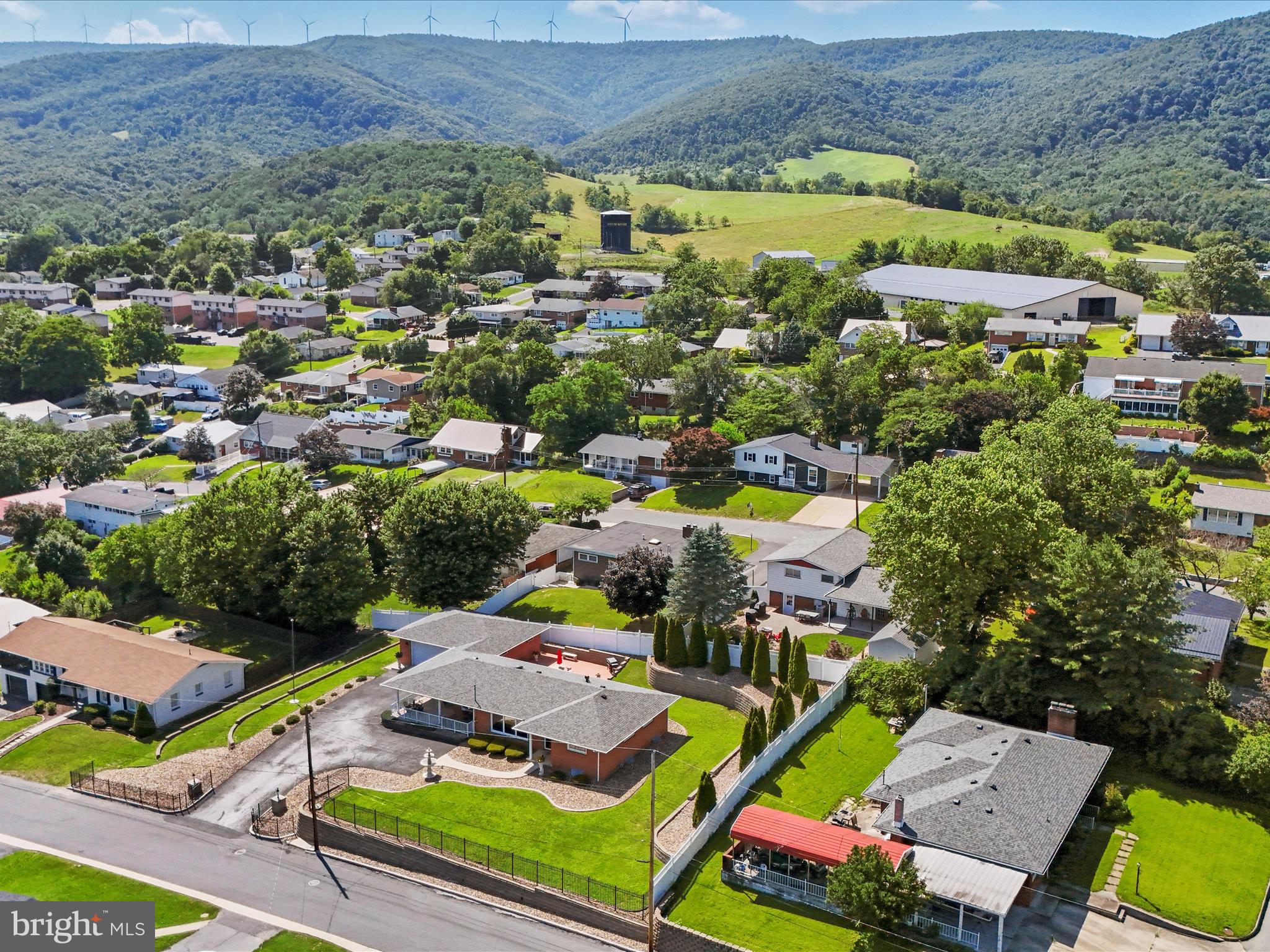 HAWTHORNE HEIGHTS - Residential