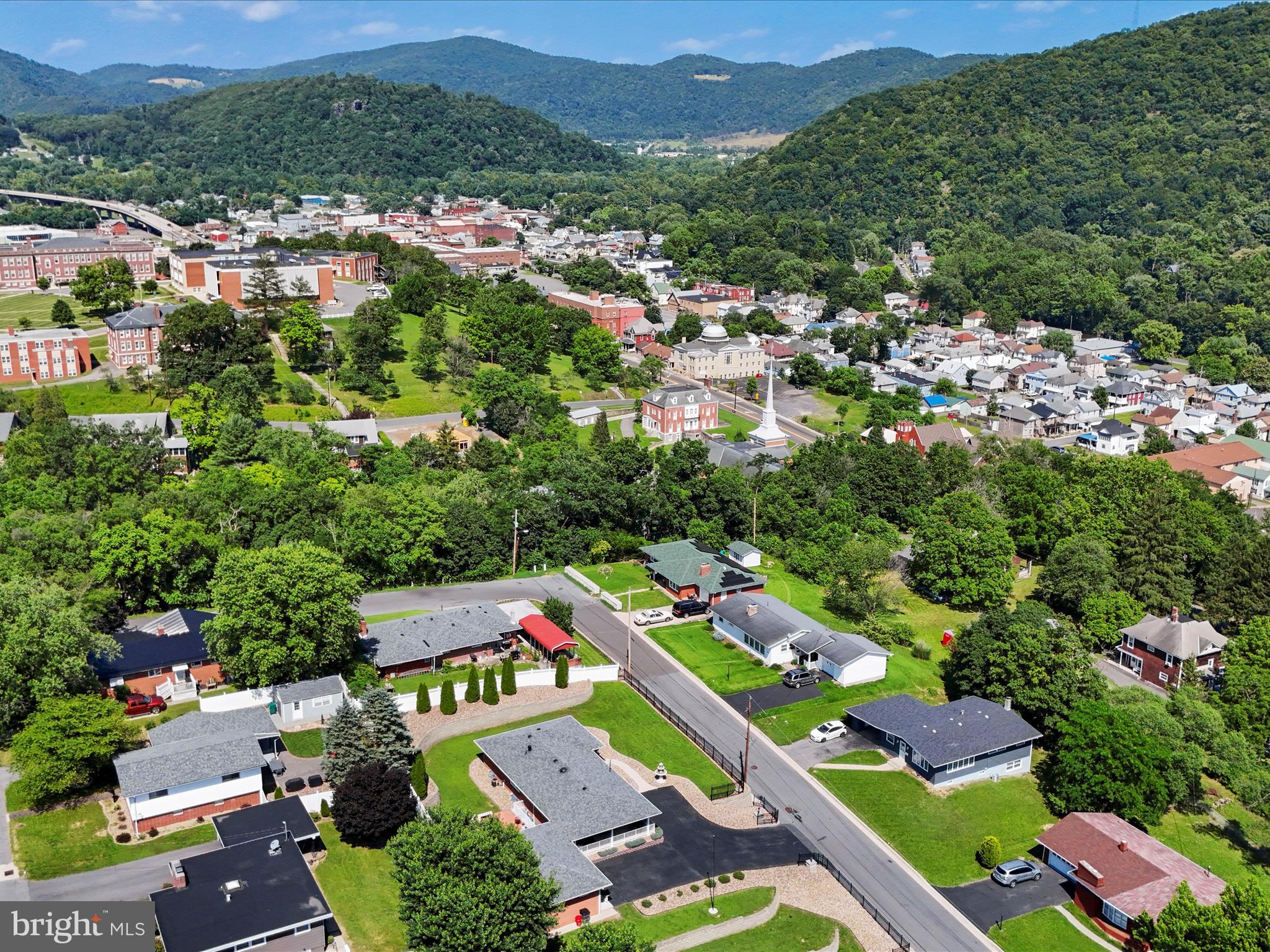 HAWTHORNE HEIGHTS - Residential