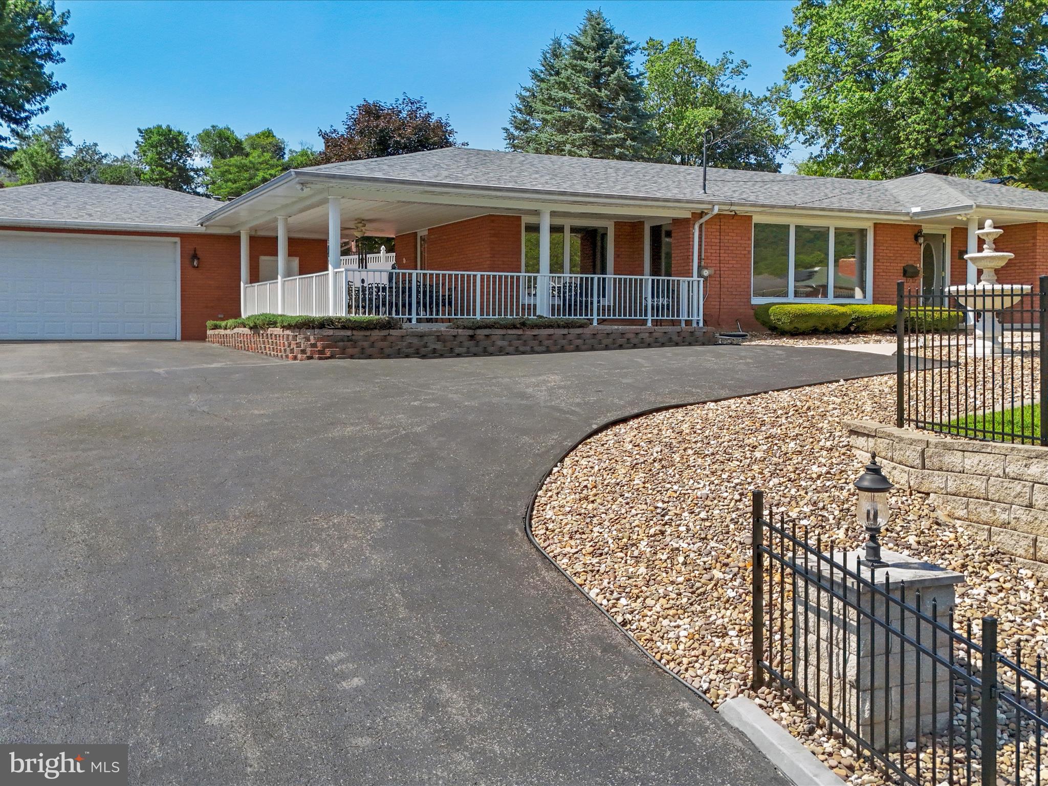 HAWTHORNE HEIGHTS - Residential