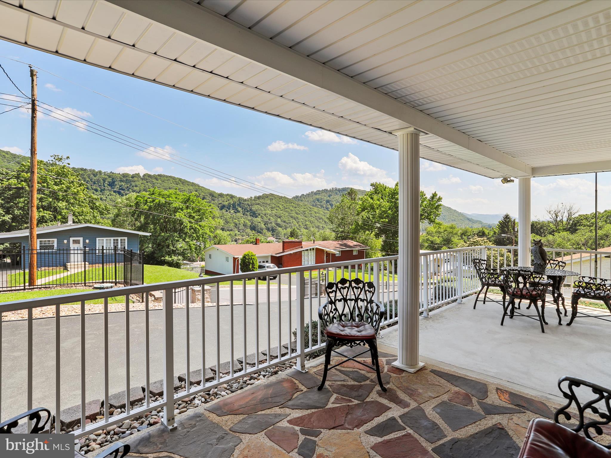 HAWTHORNE HEIGHTS - Residential