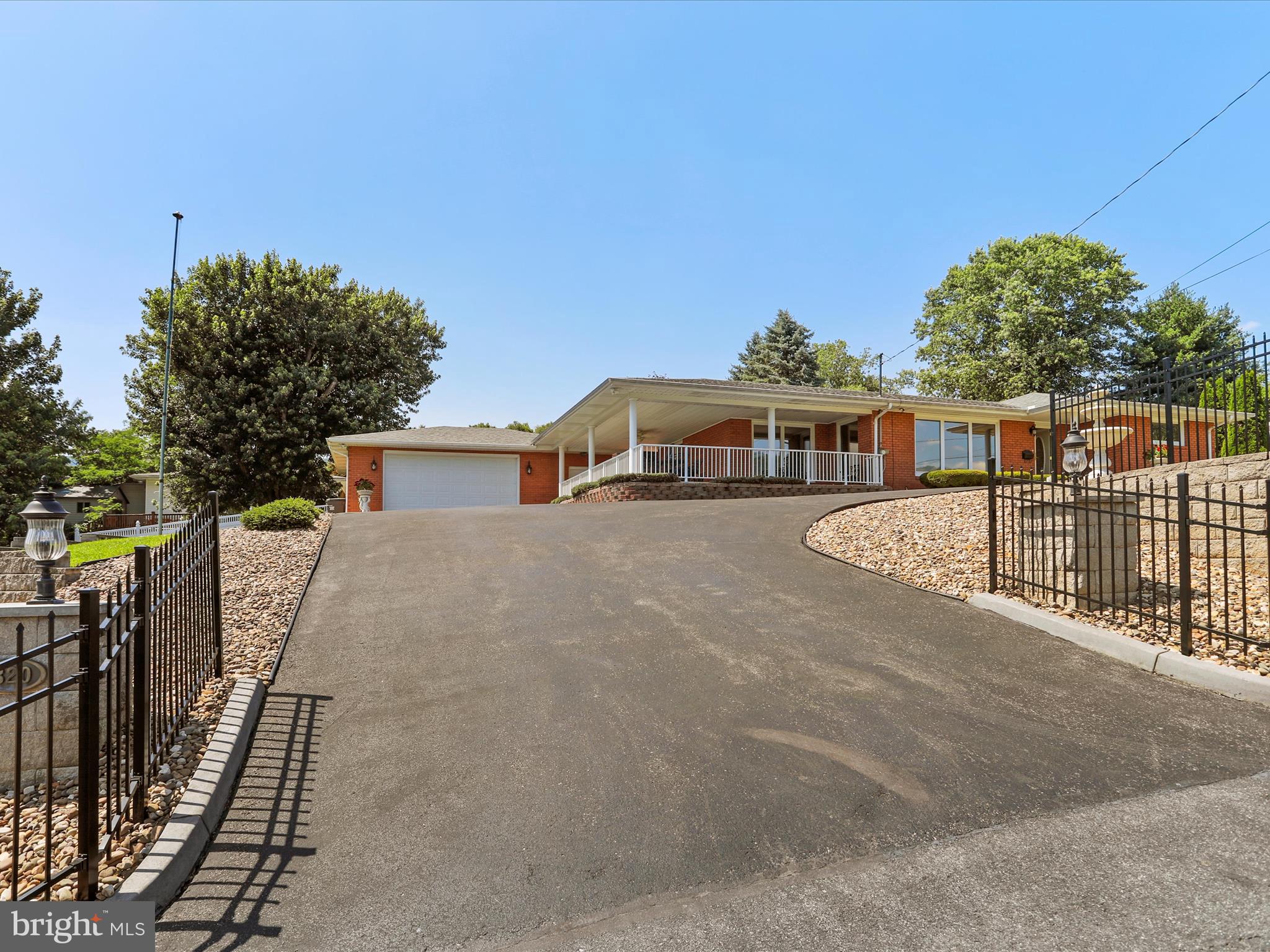 HAWTHORNE HEIGHTS - Residential