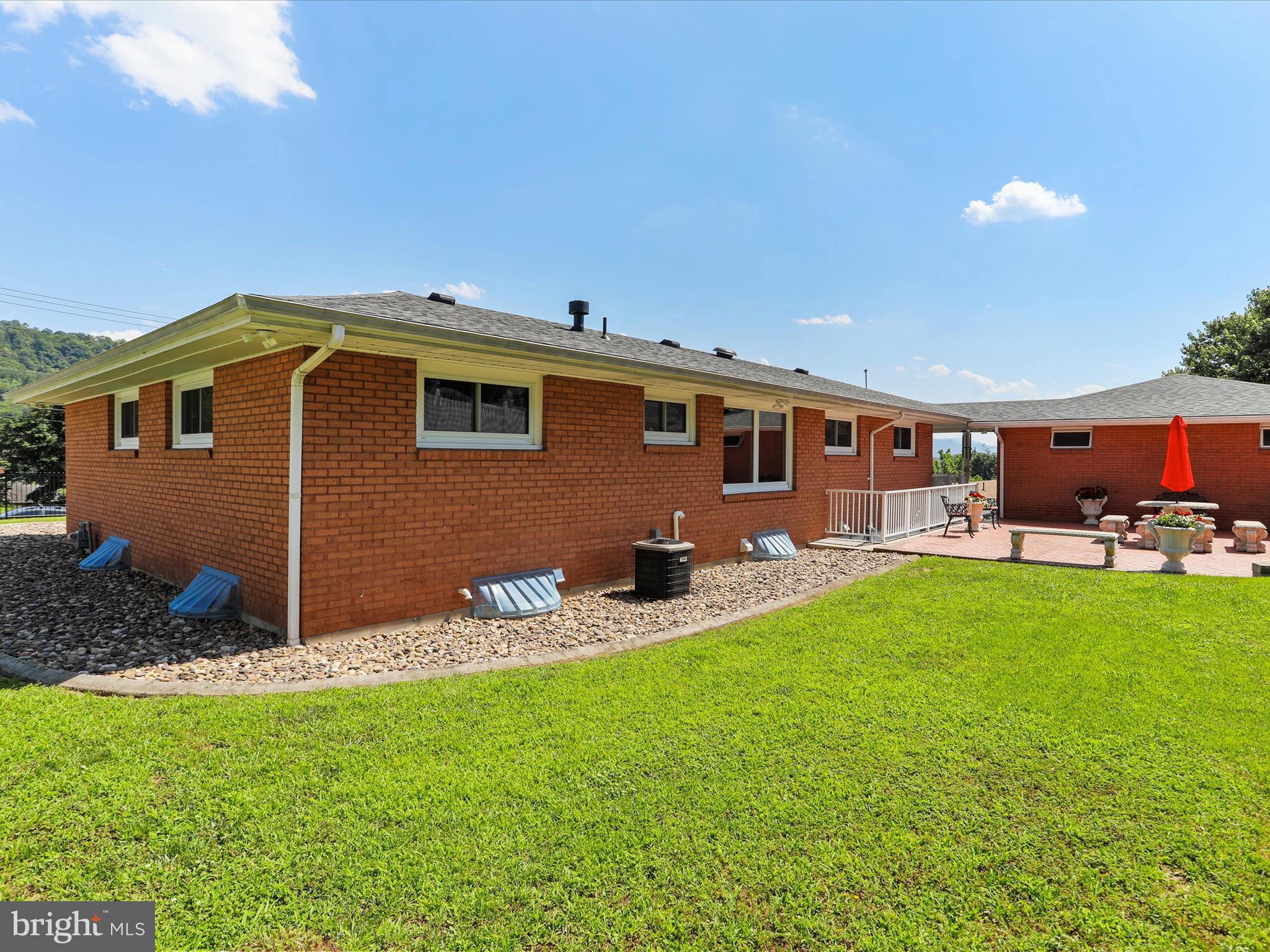 HAWTHORNE HEIGHTS - Residential