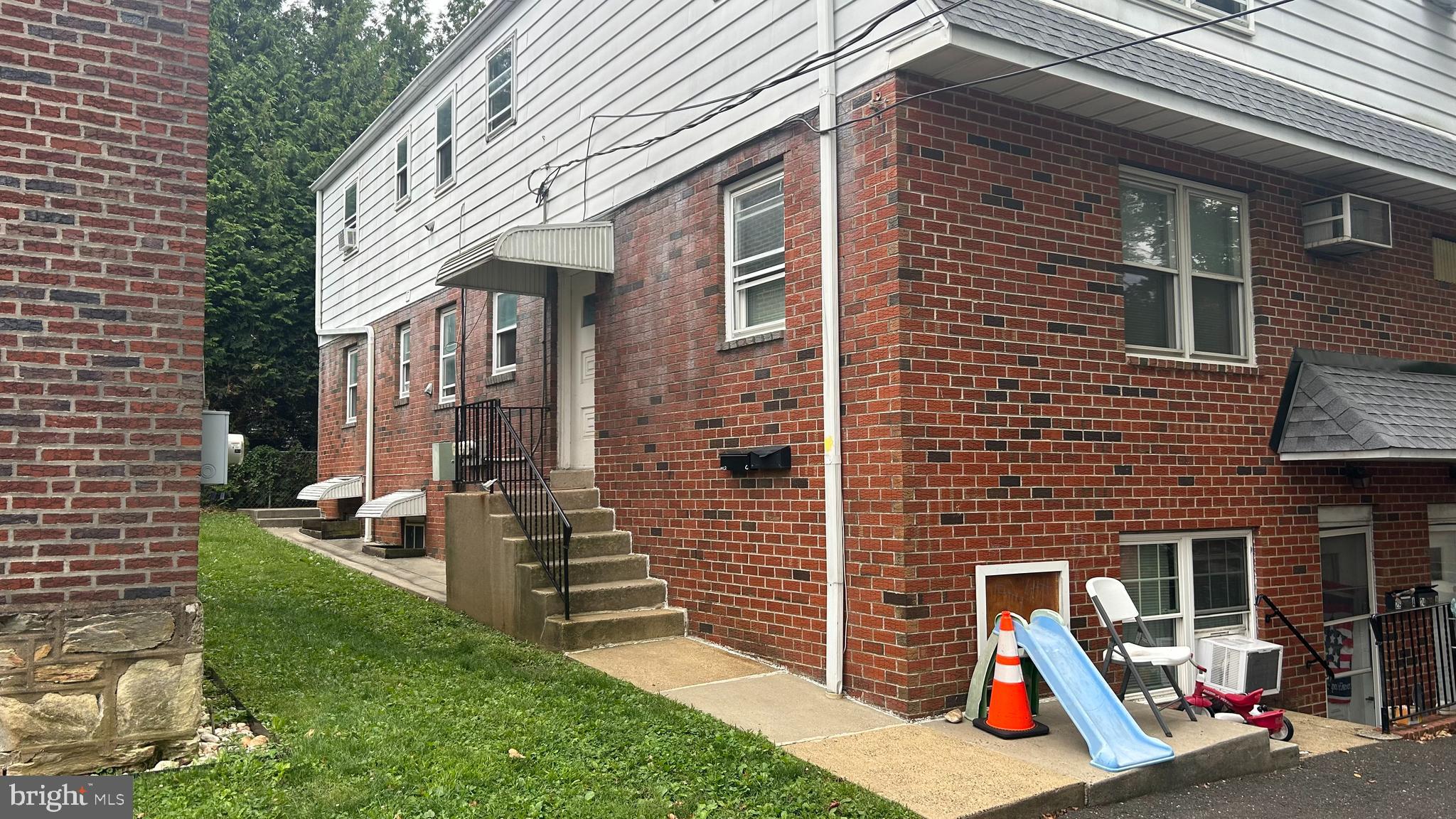 ROCKLEDGE - Residential Lease