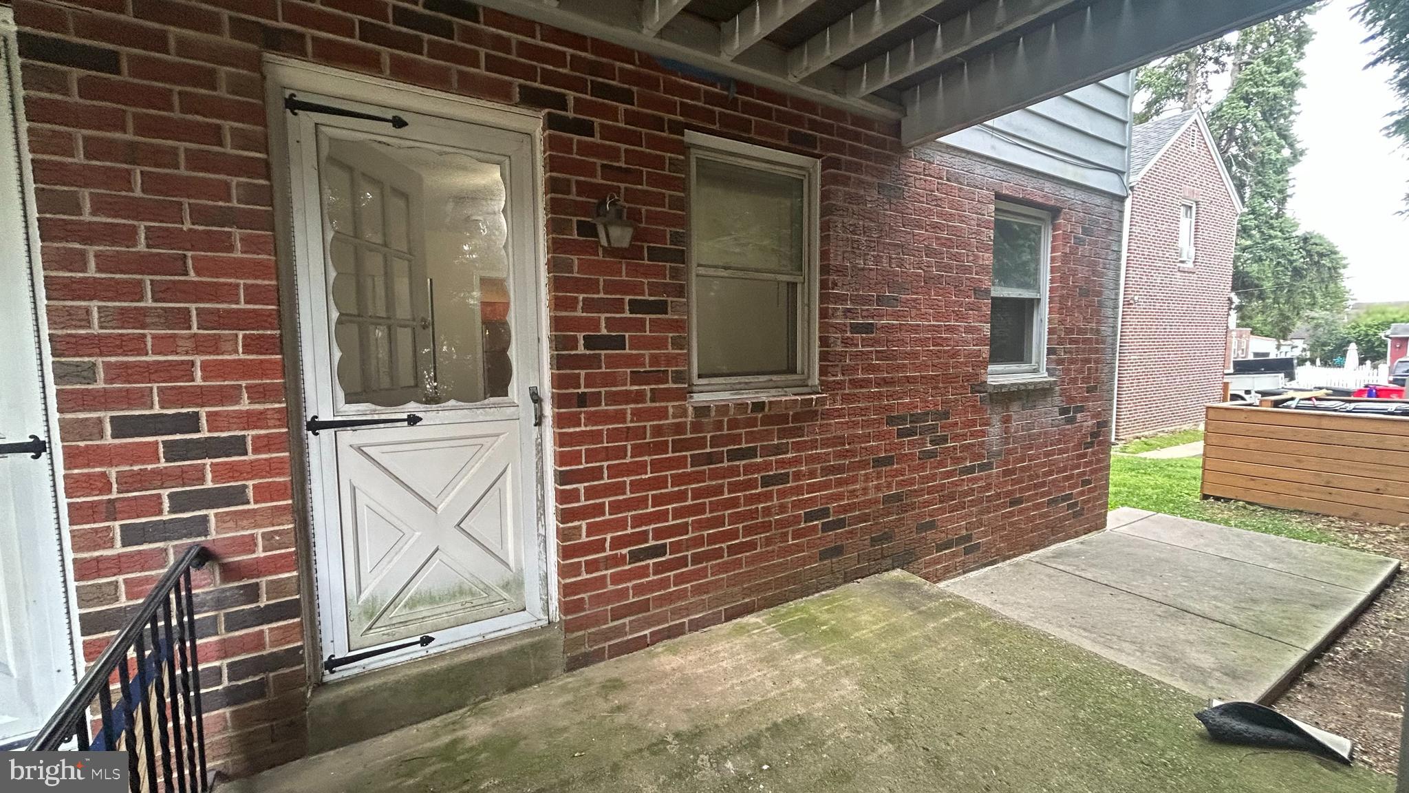 ROCKLEDGE - Residential Lease