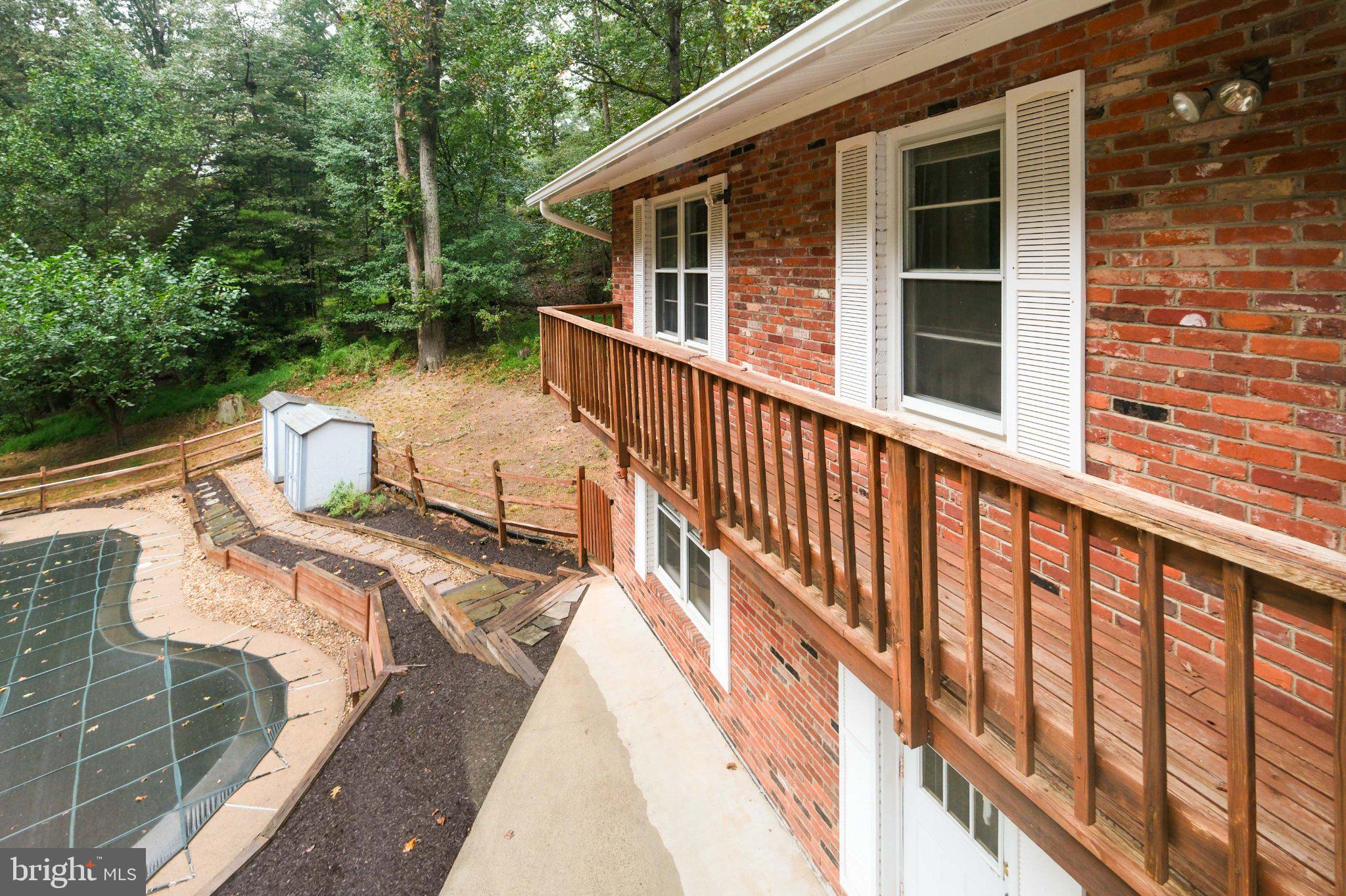 2530 LEEDS ROAD