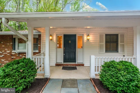 2530 Leeds Road, Oakton, VA 22124 - #: VAFX2342132