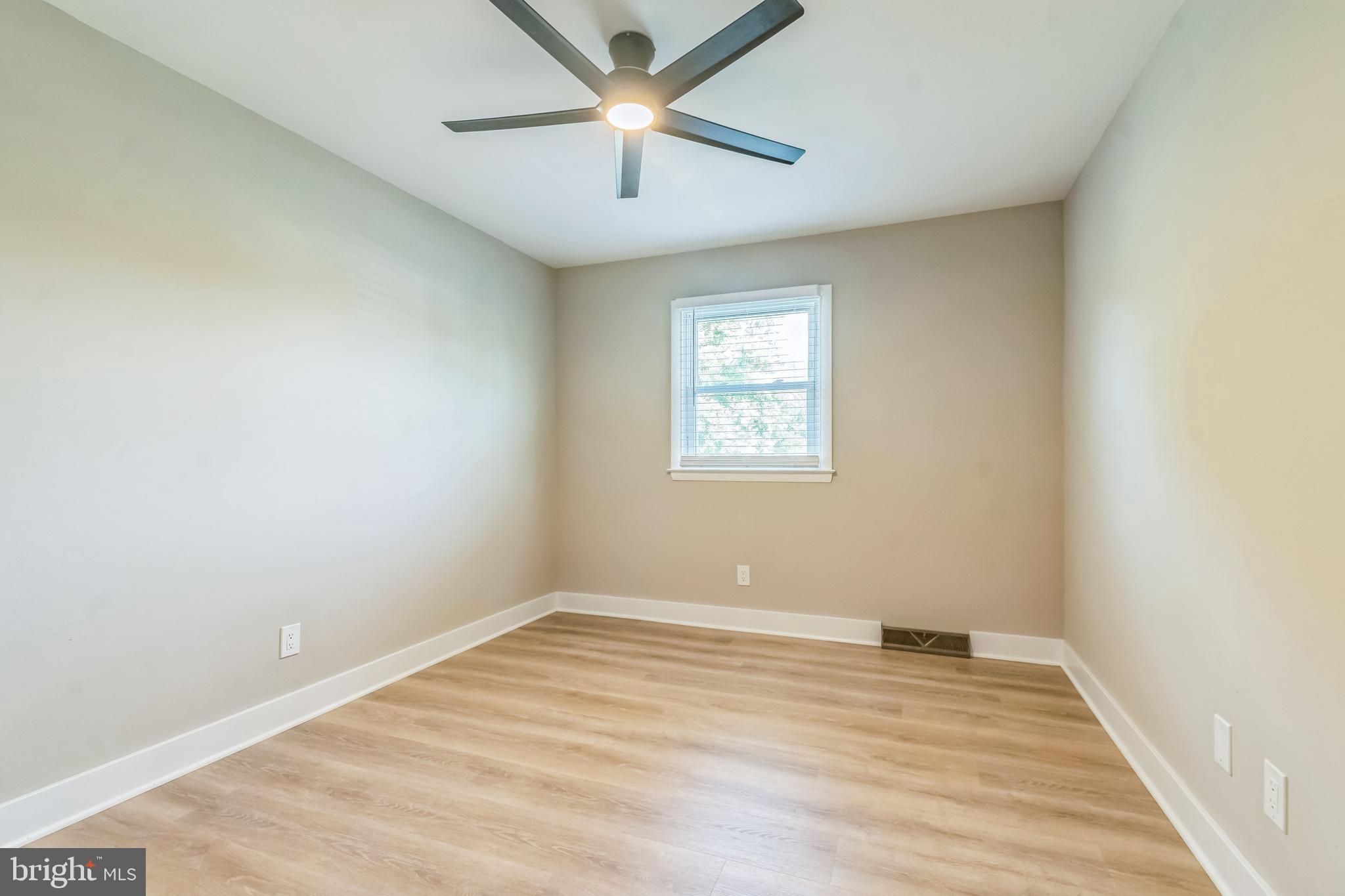 HILLSMERE ESTATES - Residential Lease