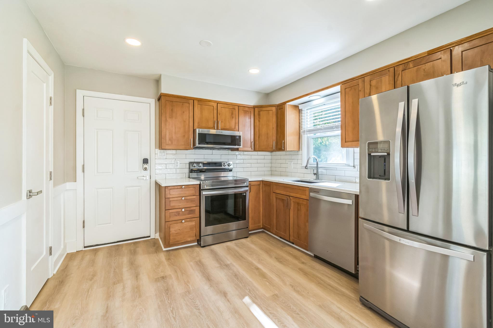 HILLSMERE ESTATES - Residential Lease