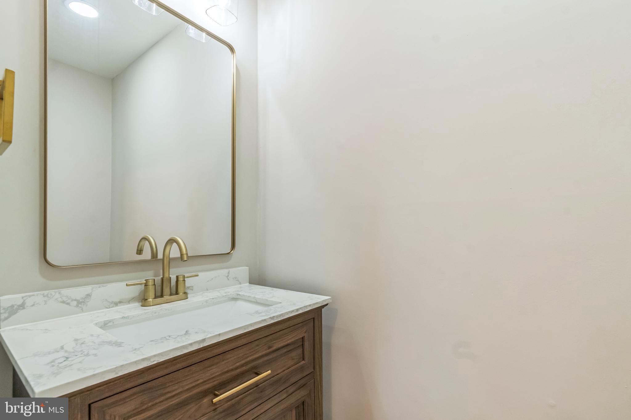 HILLSMERE ESTATES - Residential Lease