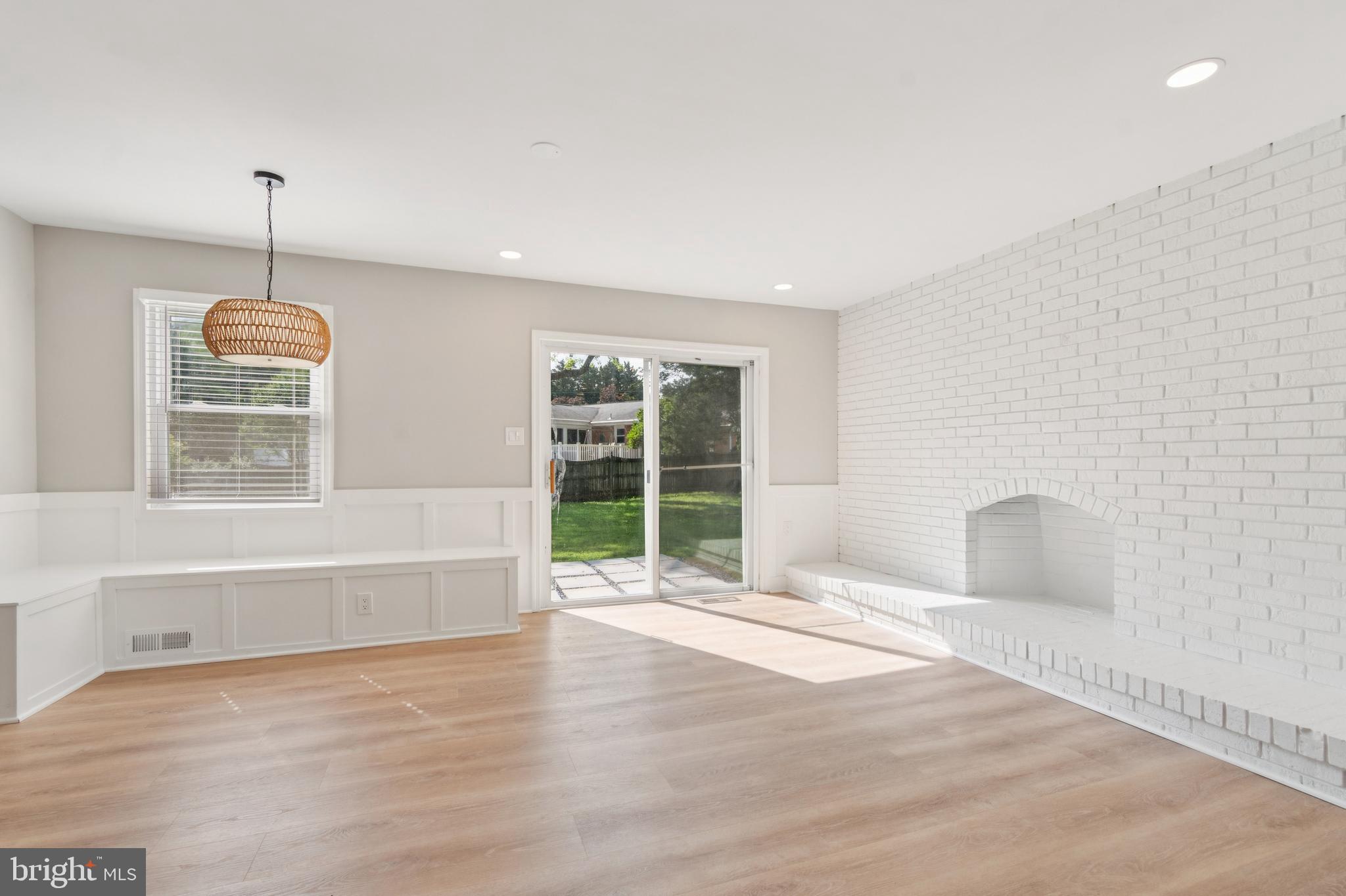 HILLSMERE ESTATES - Residential Lease