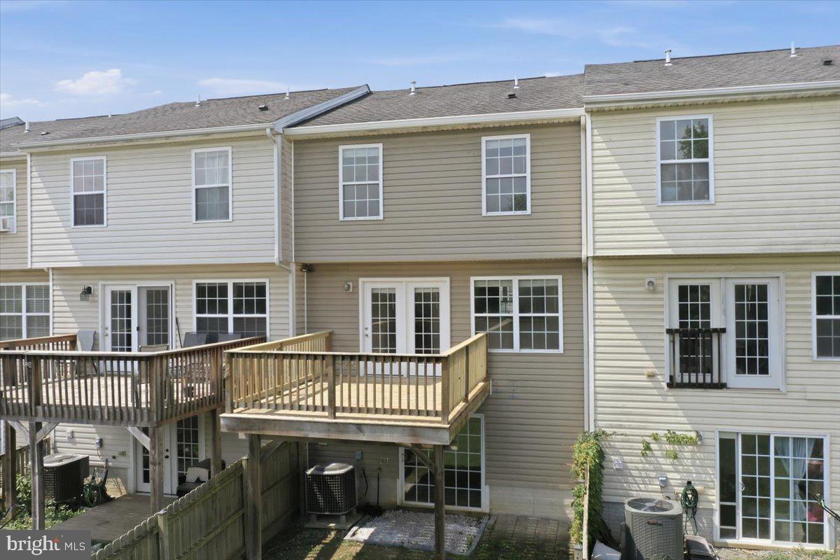 196 TOPAZ LANE