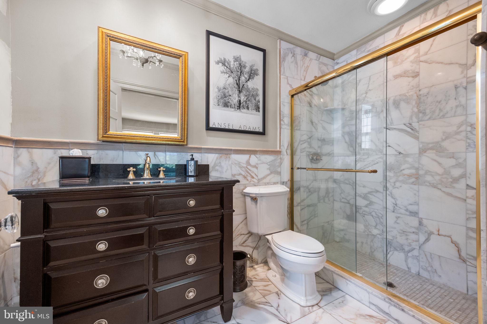 DELAVUE MANOR - Residential