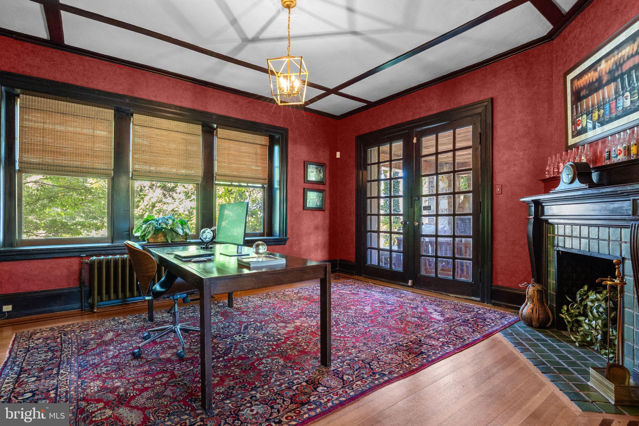 DELAVUE MANOR - Residential