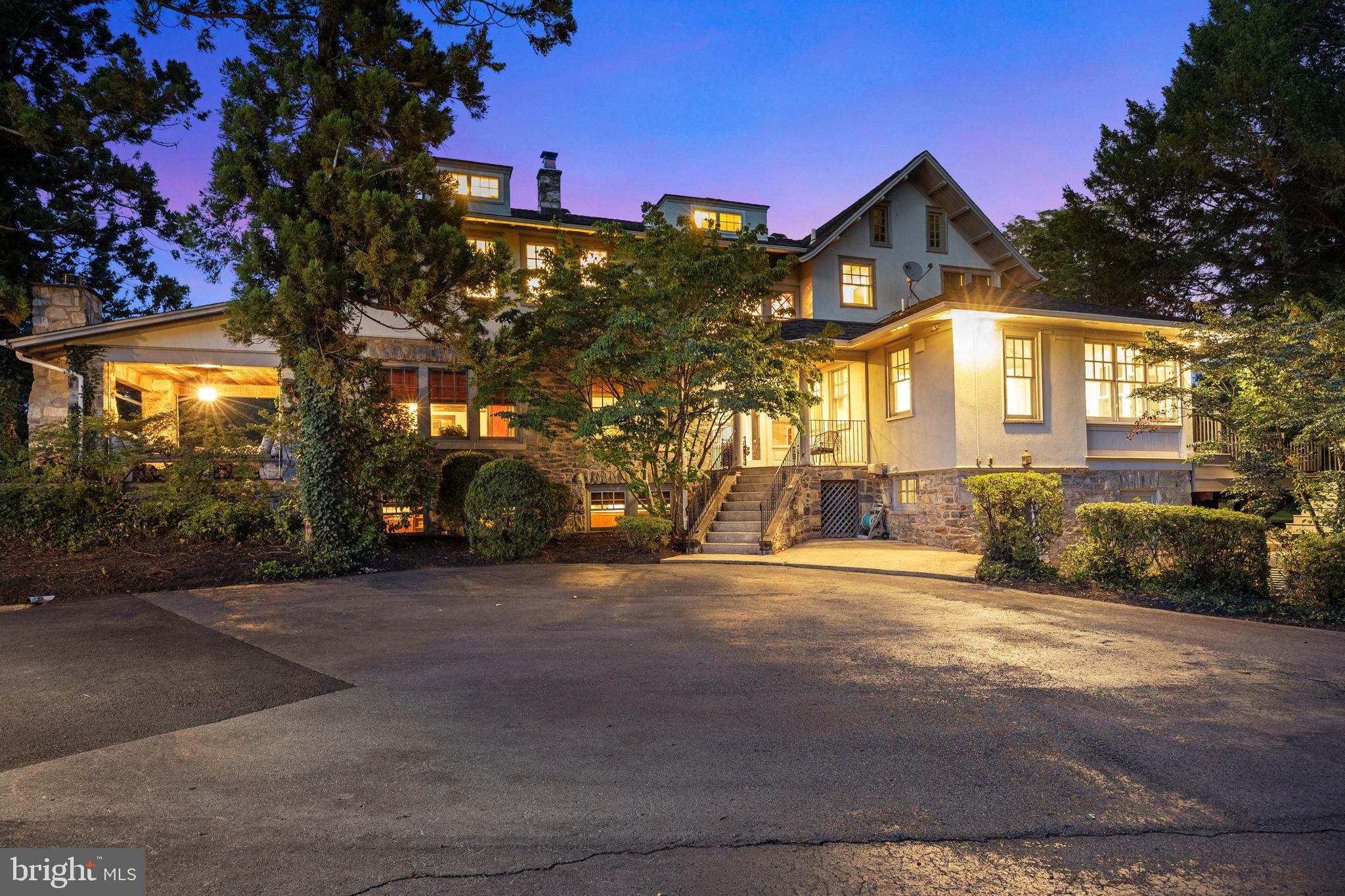 DELAVUE MANOR - Residential