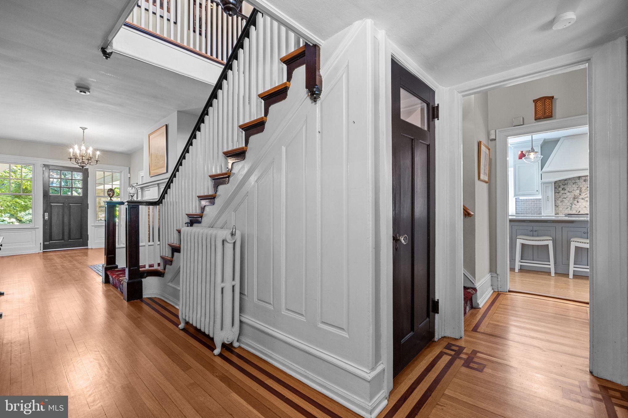 DELAVUE MANOR - Residential