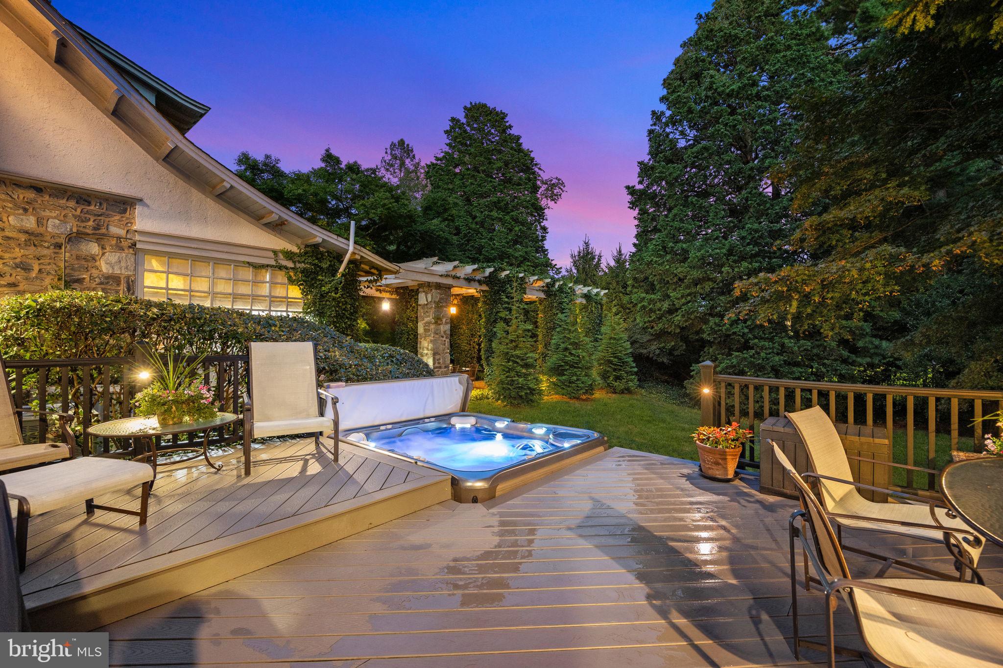 DELAVUE MANOR - Residential