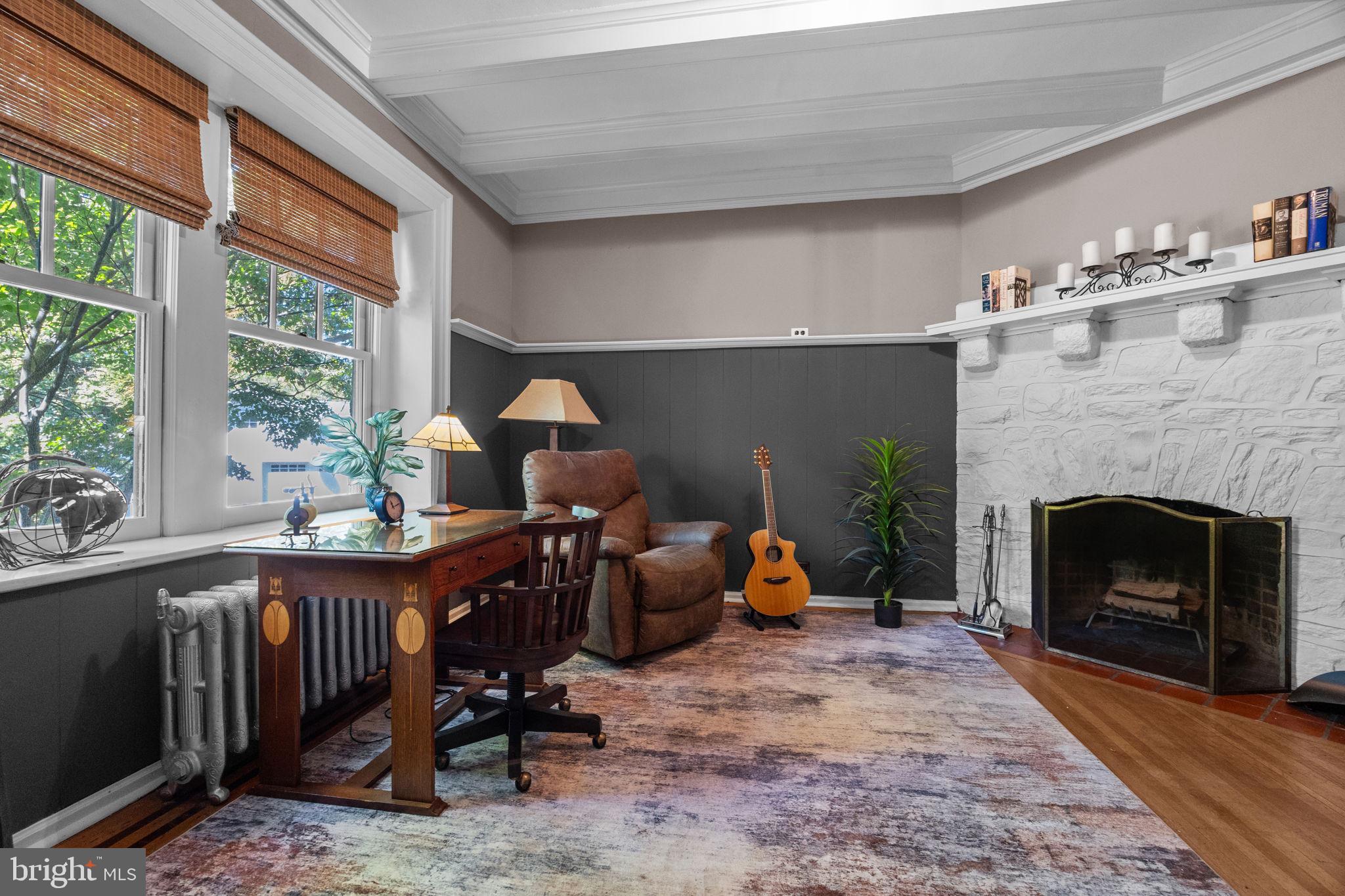 DELAVUE MANOR - Residential