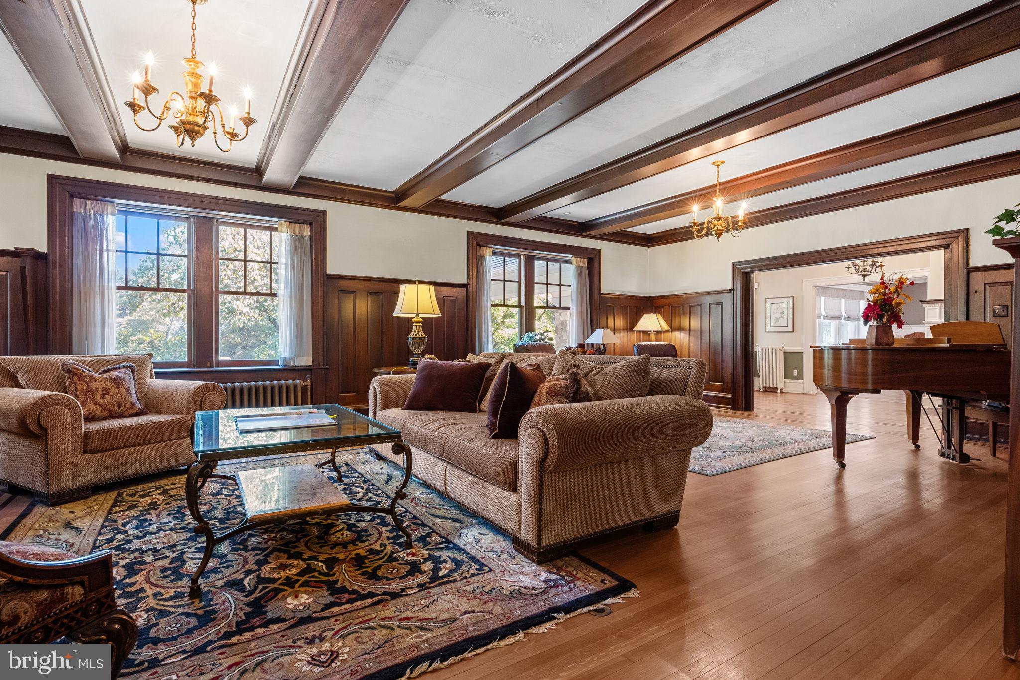 DELAVUE MANOR - Residential