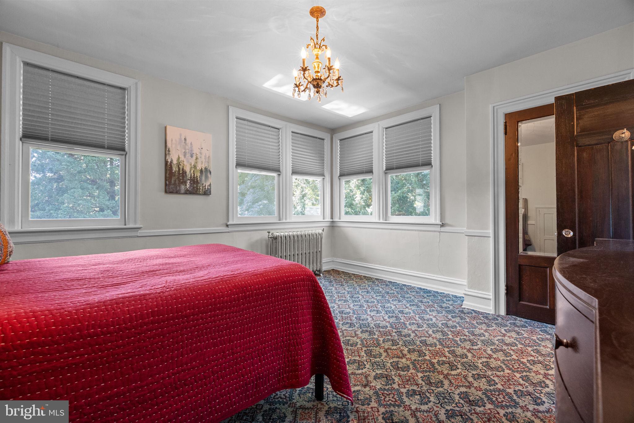 DELAVUE MANOR - Residential