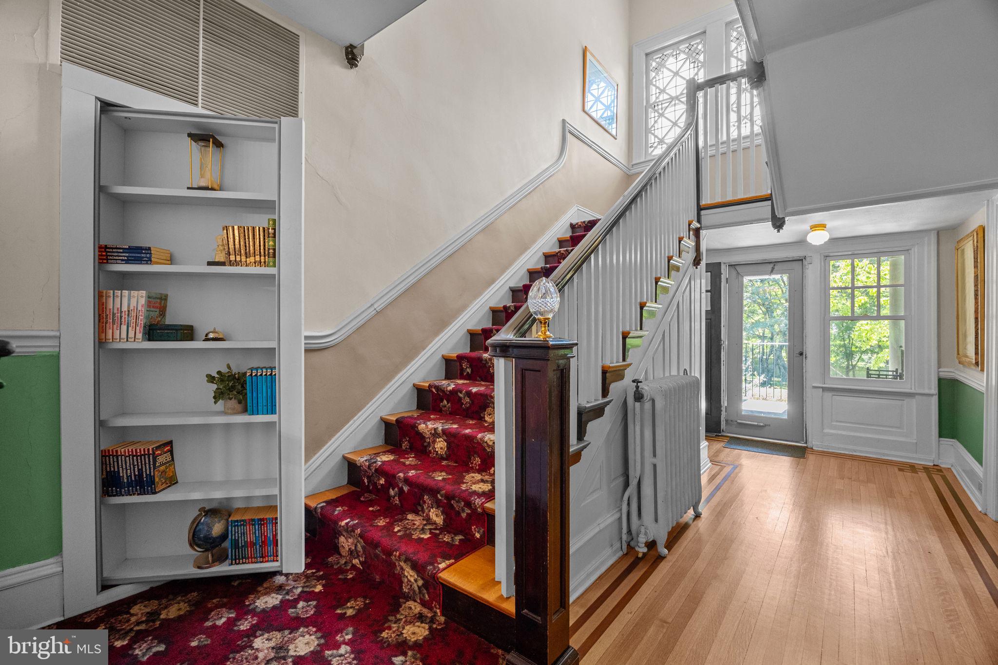 DELAVUE MANOR - Residential